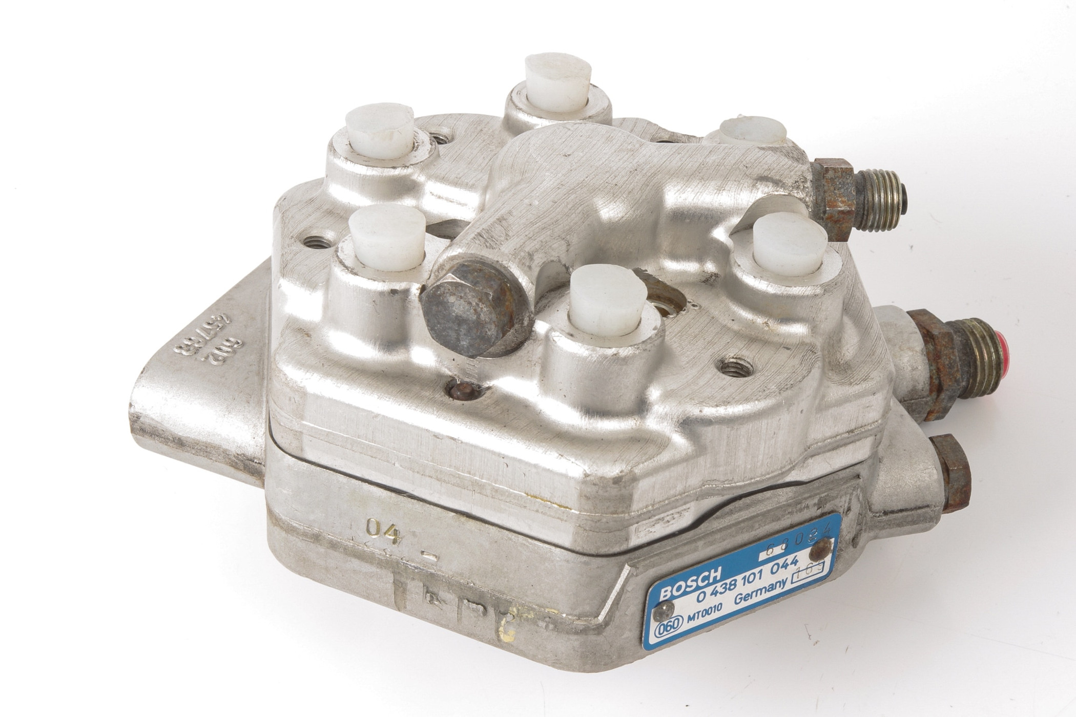 Mercedes 0000742813 Fuel Distributor | W124 C124 A124 S124 E R129 SL