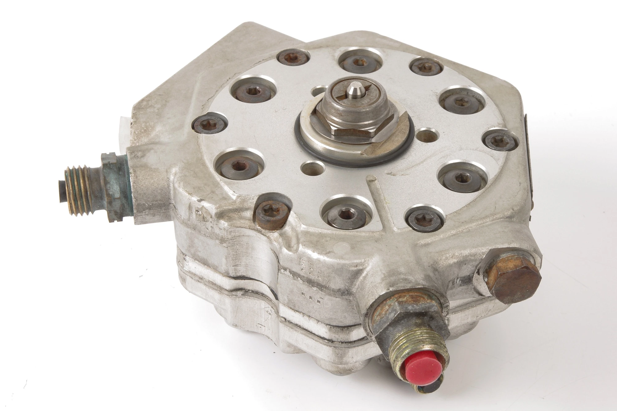 Mercedes 0000742813 Fuel Distributor | W124 C124 A124 S124 E R129 SL