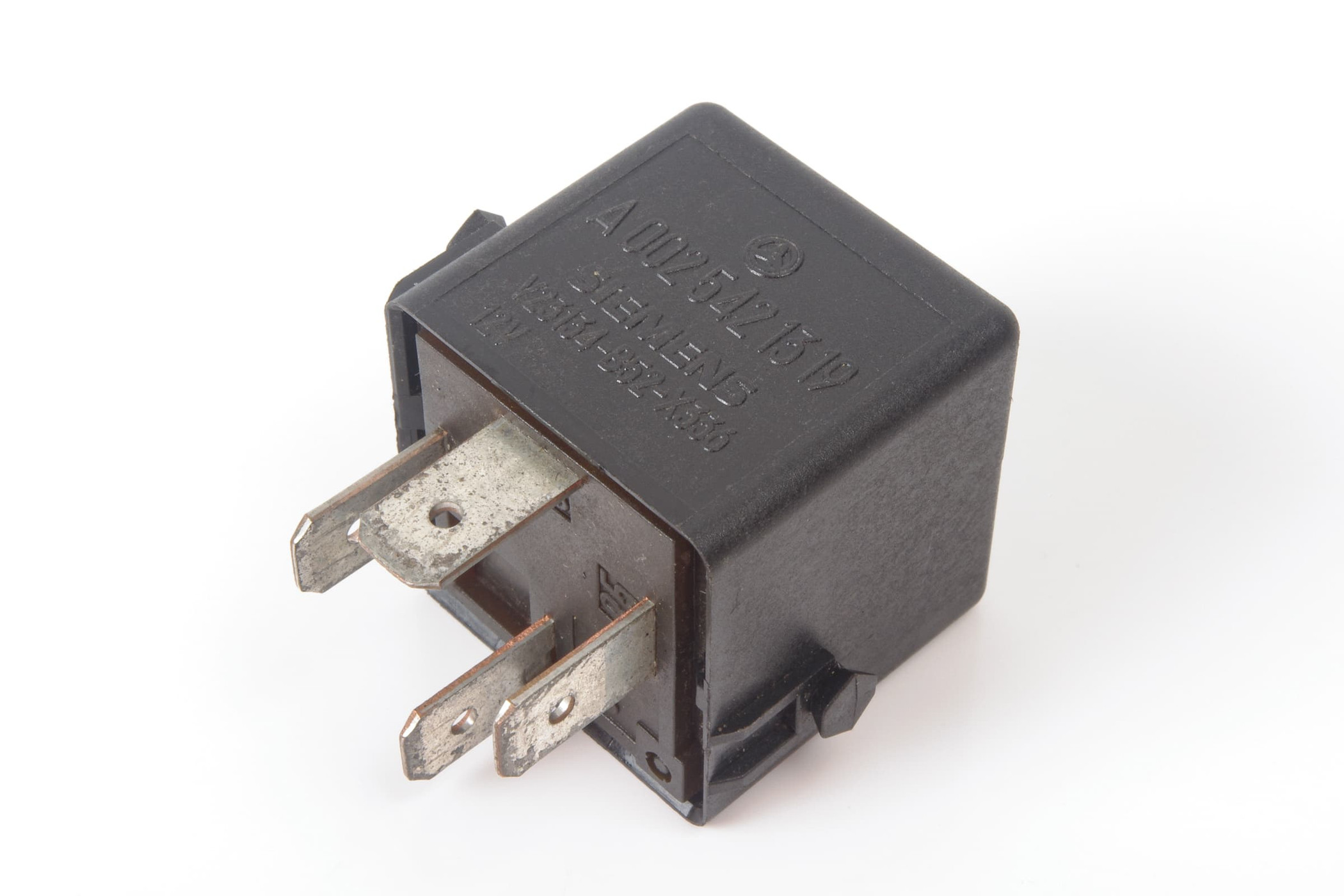 Mercedes 0025421319 Multi Function Relay (a) | R129 R230 R231 SL W164 W166 M...