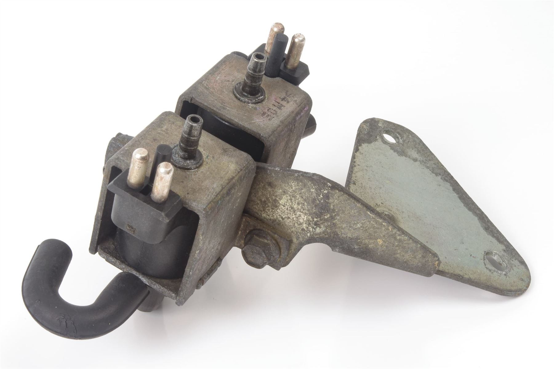 Mercedes 0015408697 Air Injection Valve (b) | W100 W108 W109 W111 W116 W126...