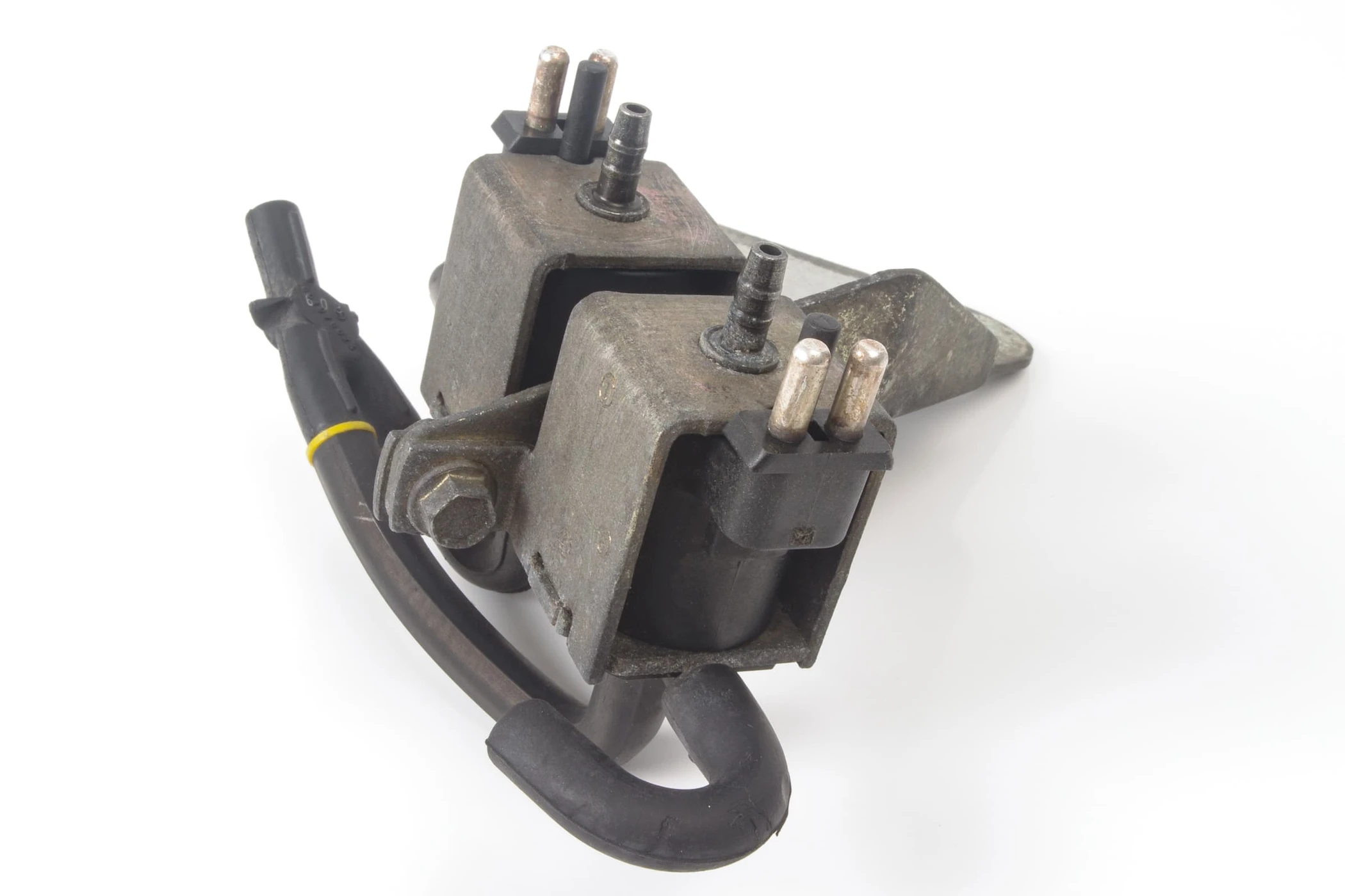 Mercedes 0015408697 Air Injection Valve (b) | W100 W108 W109 W111 W116 W126...