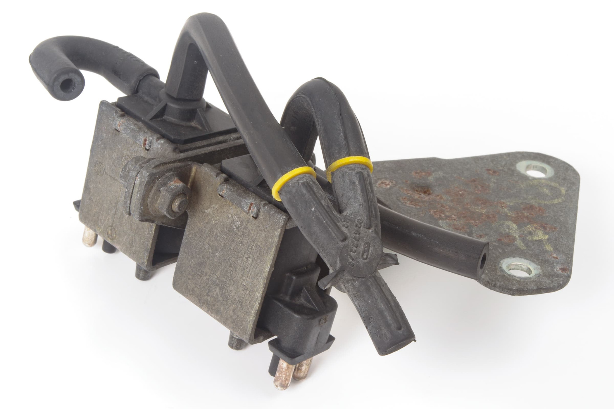 Mercedes 0015408697 Air Injection Valve (b) | W100 W108 W109 W111 W116 W126...