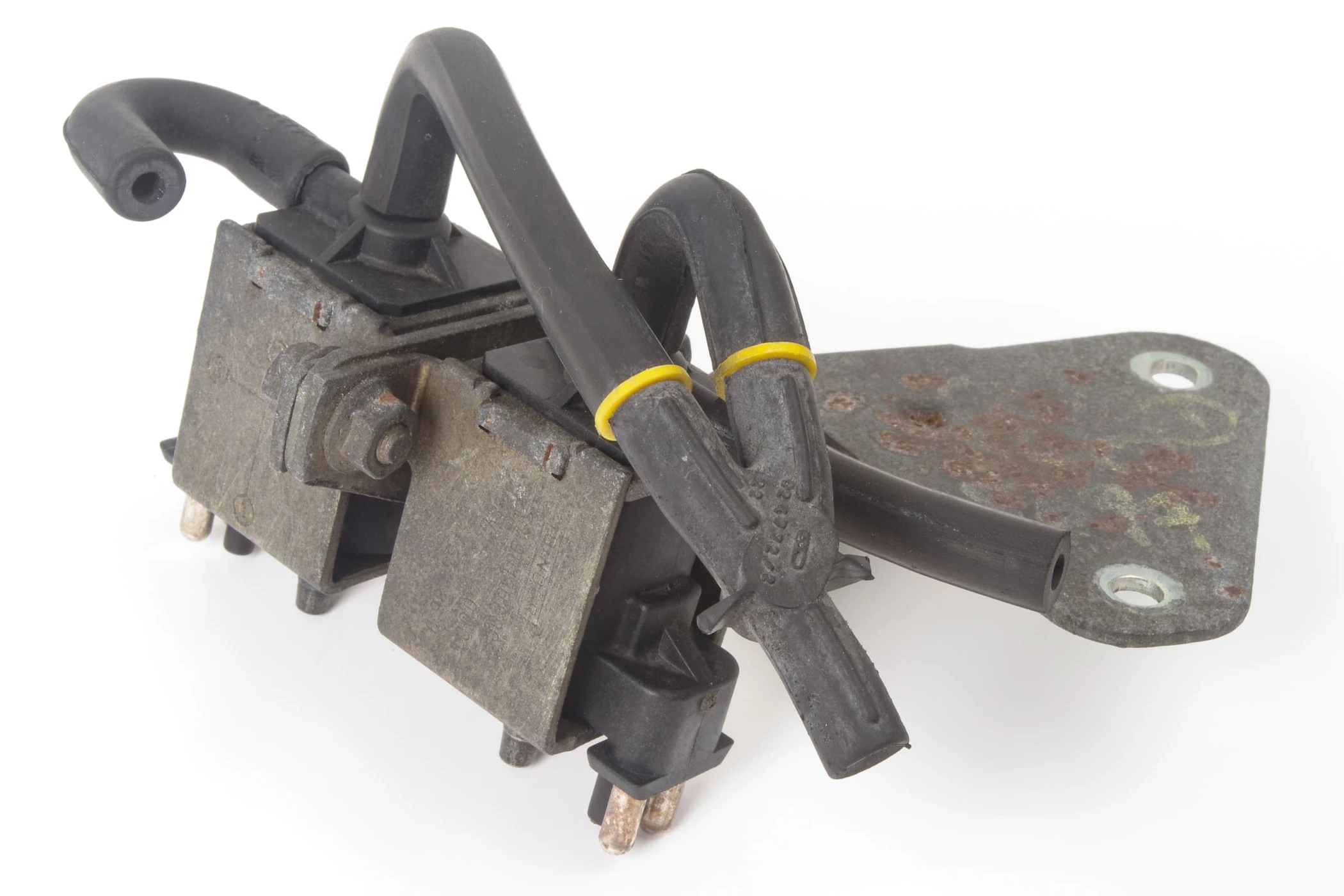 Mercedes 0015408697 Air Injection Valve (b) | W100 W108 W109 W111 W116 W126...