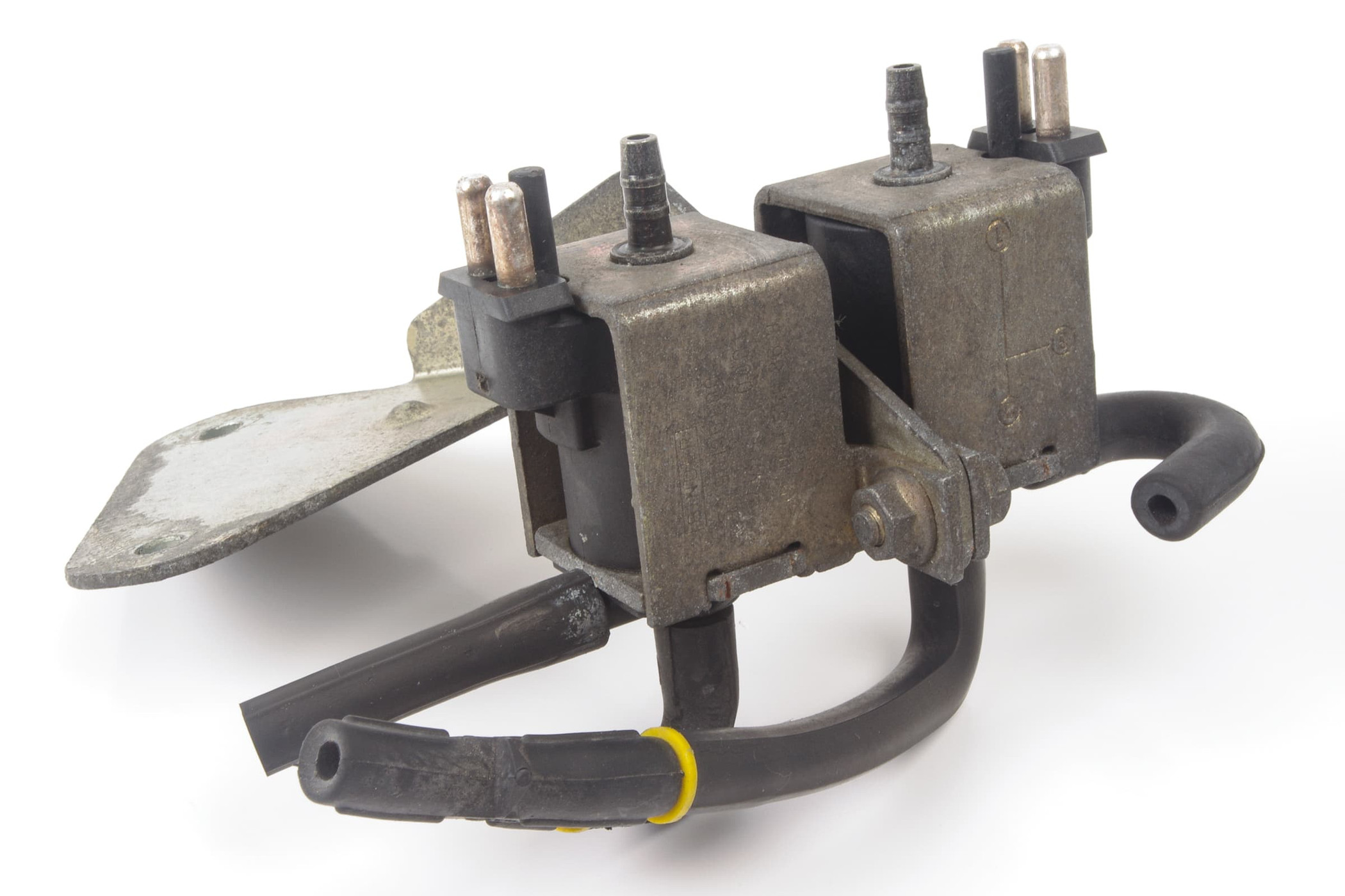 Mercedes 0015408697 Air Injection Valve (b) | W100 W108 W109 W111 W116 W126...