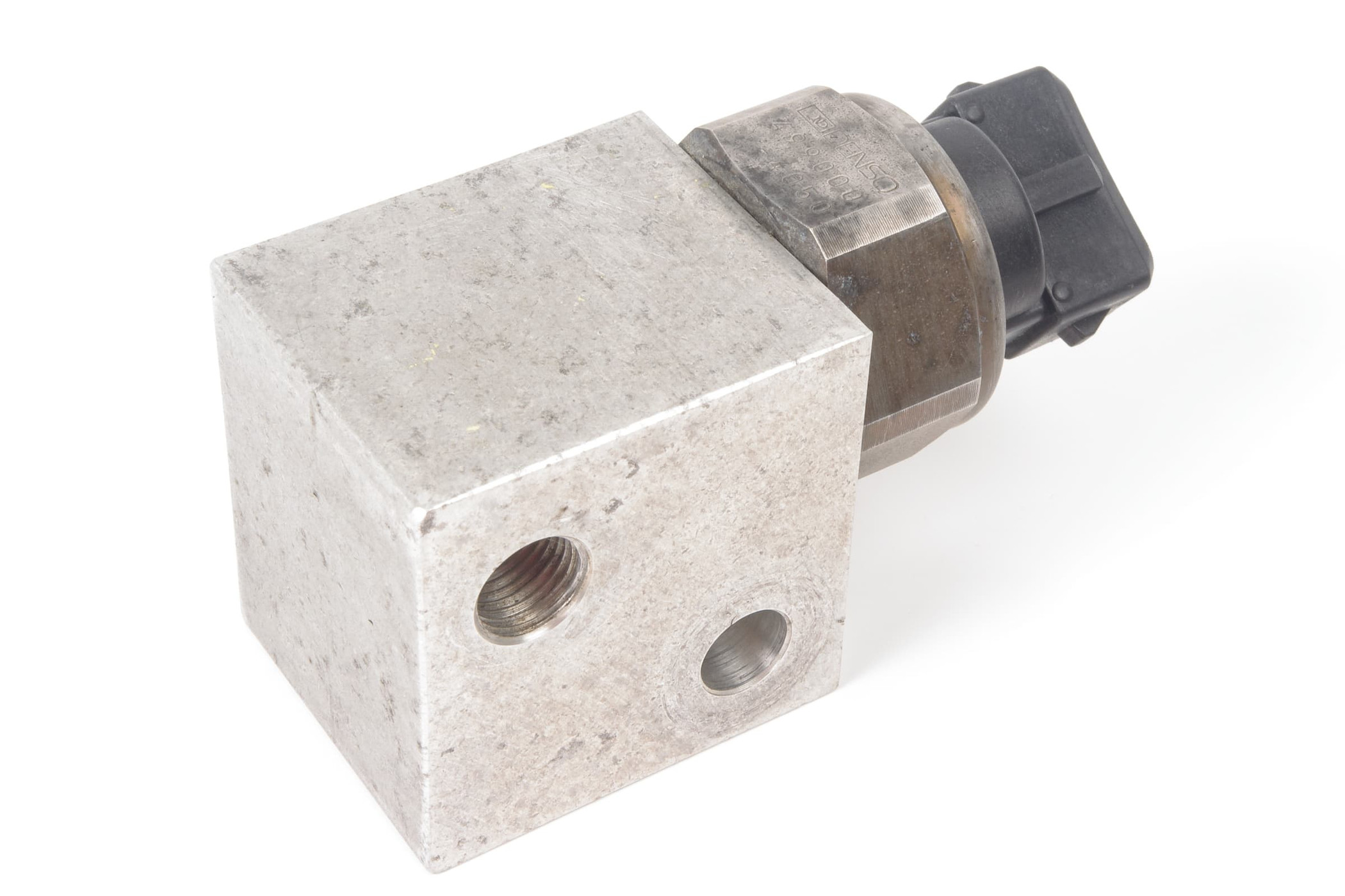 Mercedes 0105422017 ADS Pressure Sensor - Rear | W140 V140 C140 S