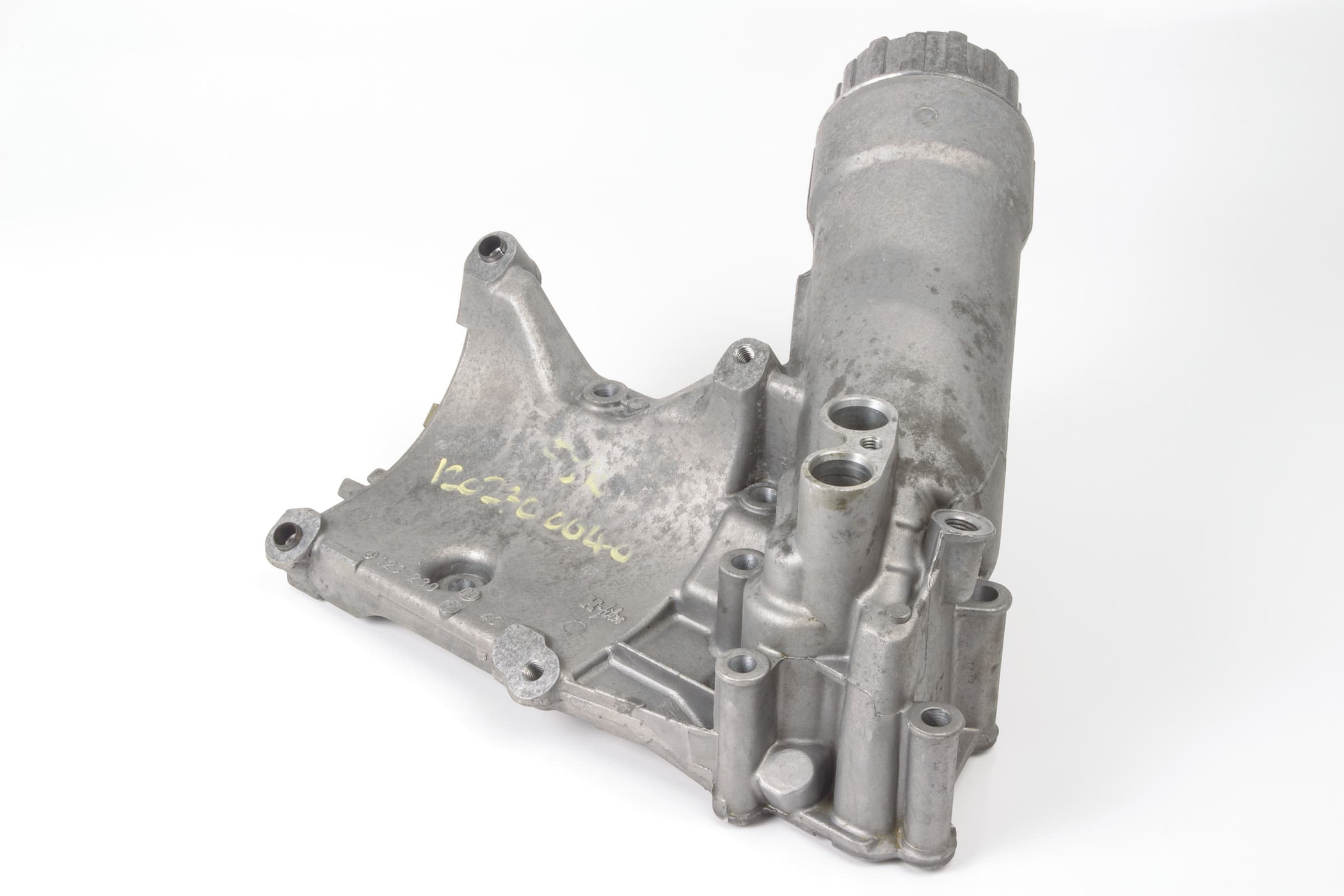 Mercedes 1202300040 Oil Filter Housing | W140 V140 C140 S