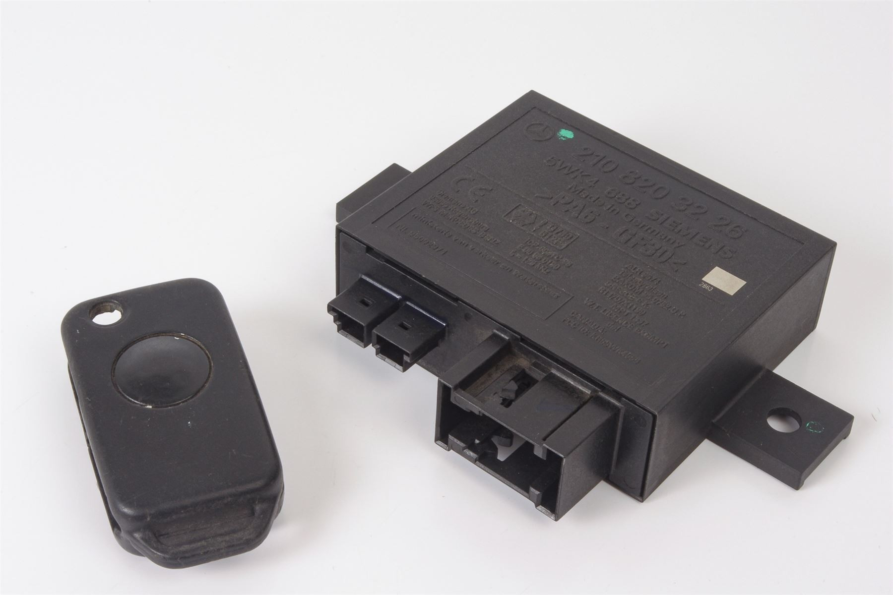 Mercedes 2108203226 Infrared Control Unit Key Fob Coded Set | A124 W210 E...