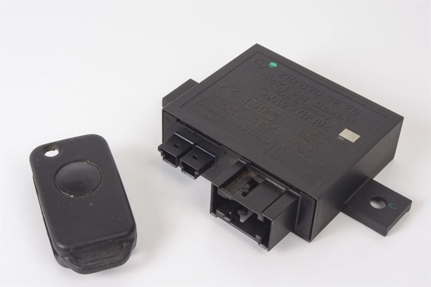 Mercedes 2108203226 Infrared Control Unit Key Fob Coded Set | A124 W210 E...
