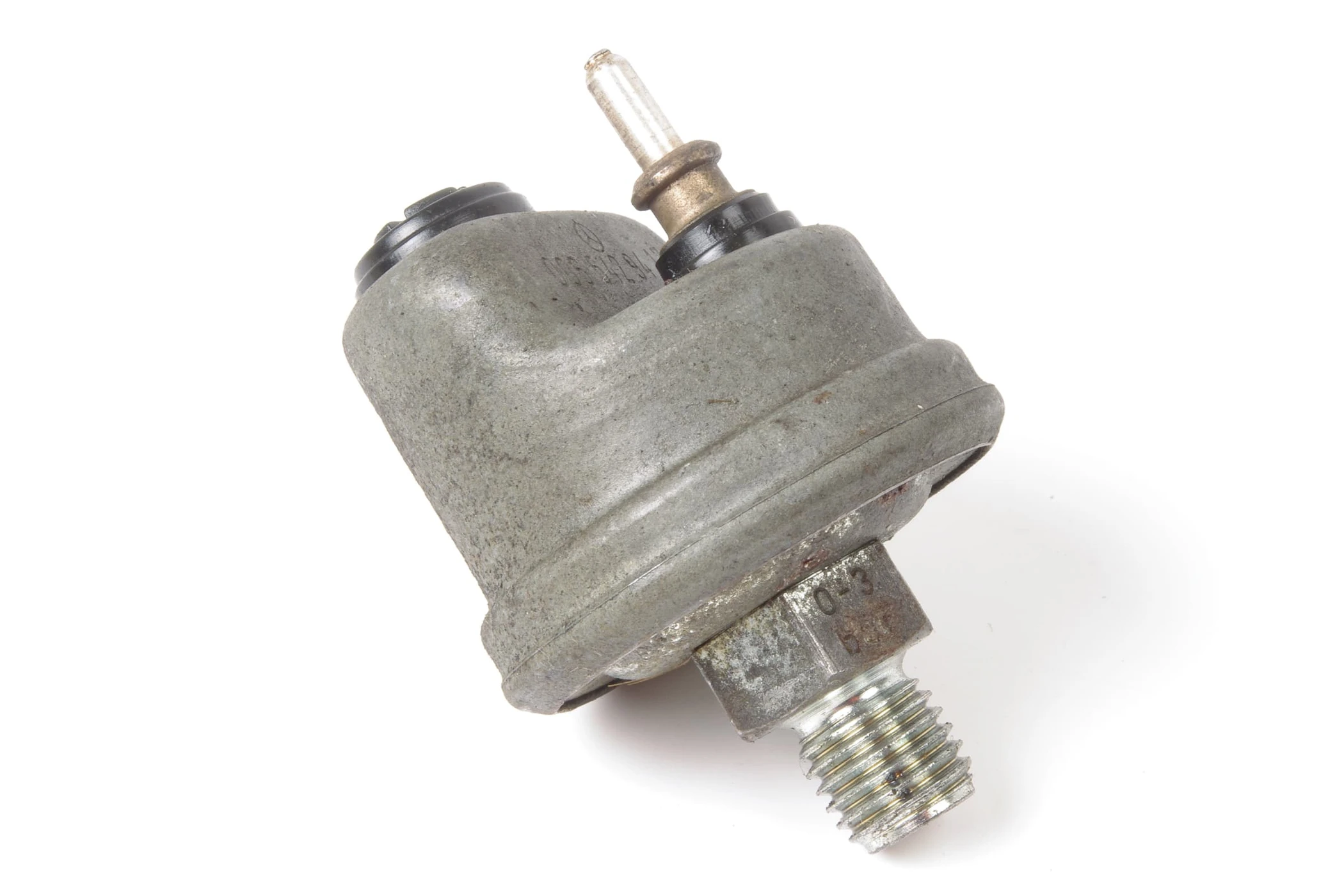 Mercedes 0065429417 Oil Pressure Sensor (a) | C107 R107 R129 SL W123 W124...