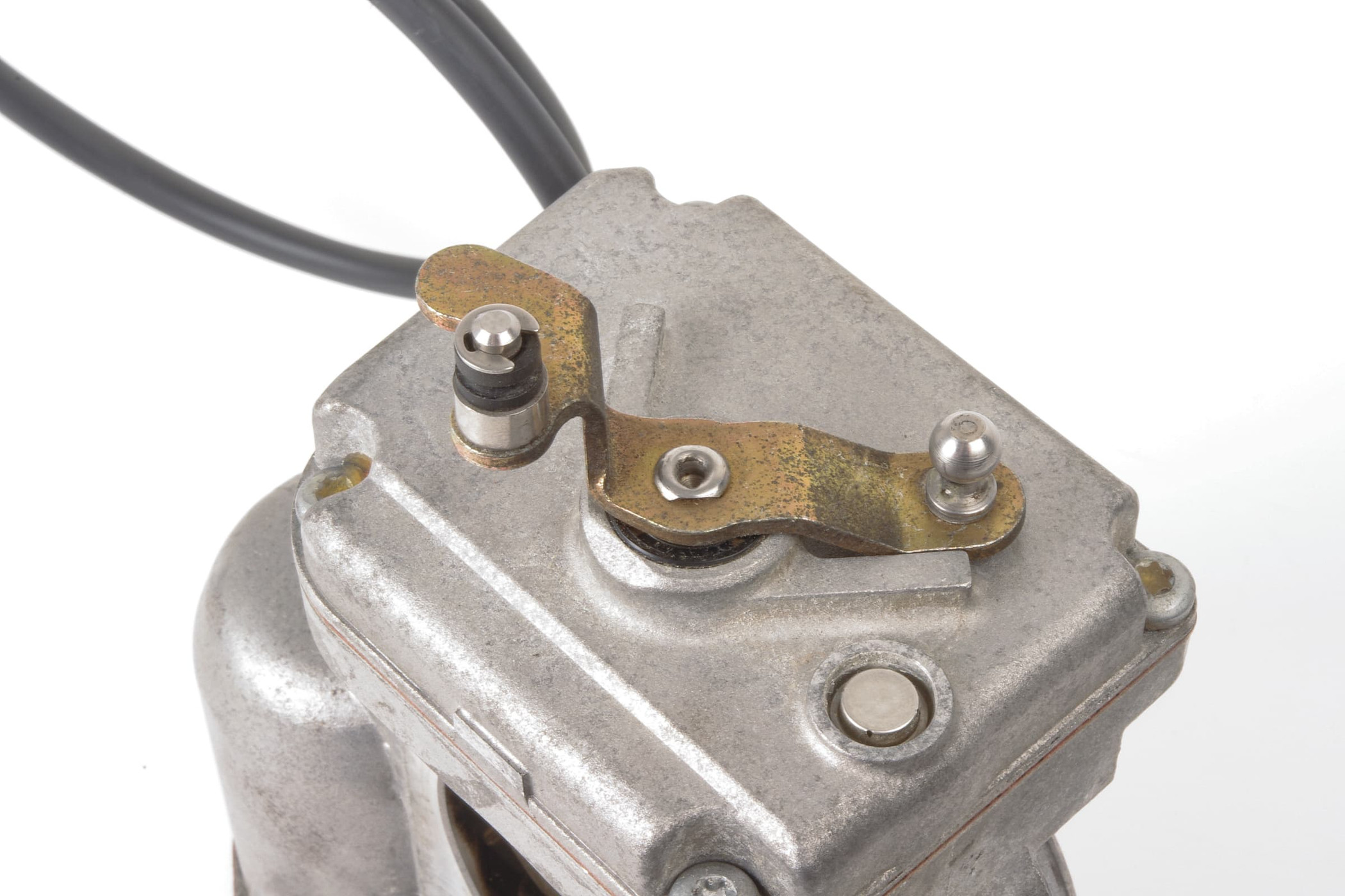 Mercedes 0001415525 Throttle Body - Left (a) | R129 SL