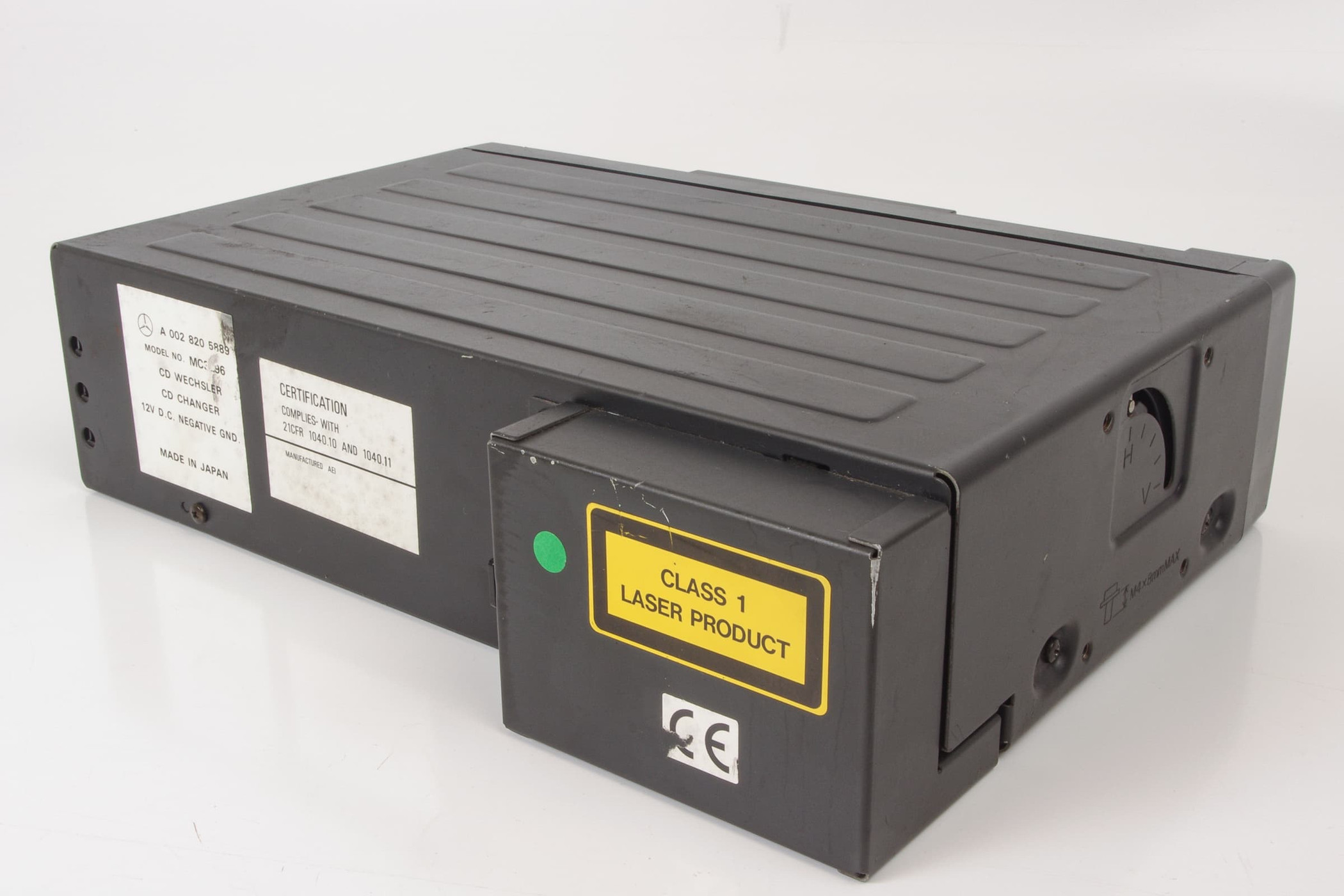 Mercedes 0028205889 CD Changer | R129 SL W140 S W168 A W202 C C208 A208 CLK...