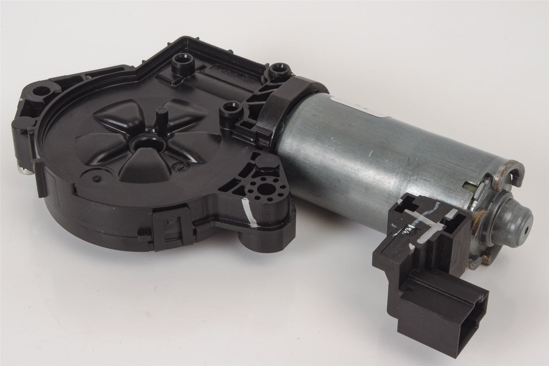 Mercedes 2059064104 Sunroof Blind Motor | X156 GLA W205 V205 S205 C205 A205 C