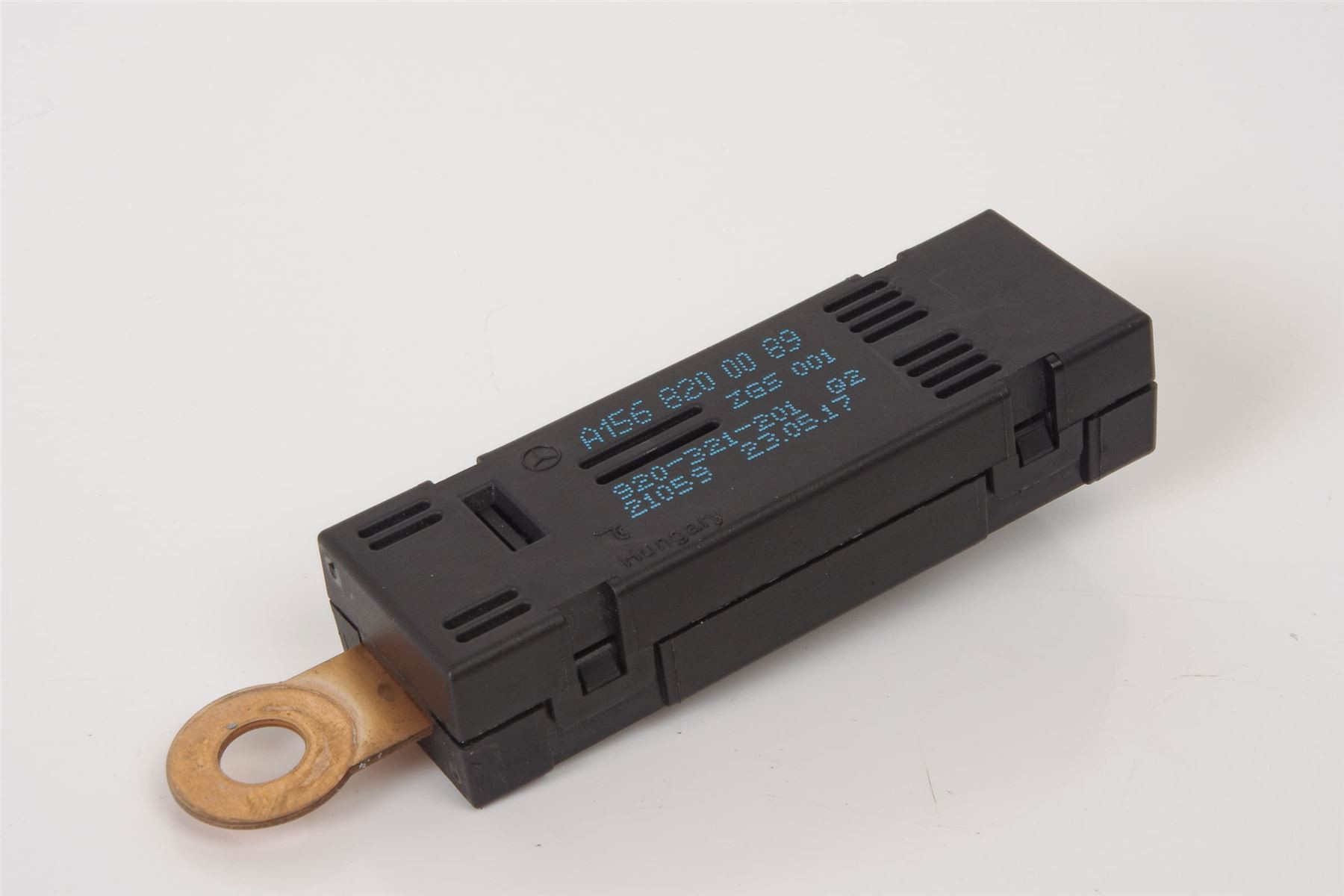 Mercedes 1568200089 Antenna Amplifier - Rear Right | X117 CLA X156 GLA W176 A...