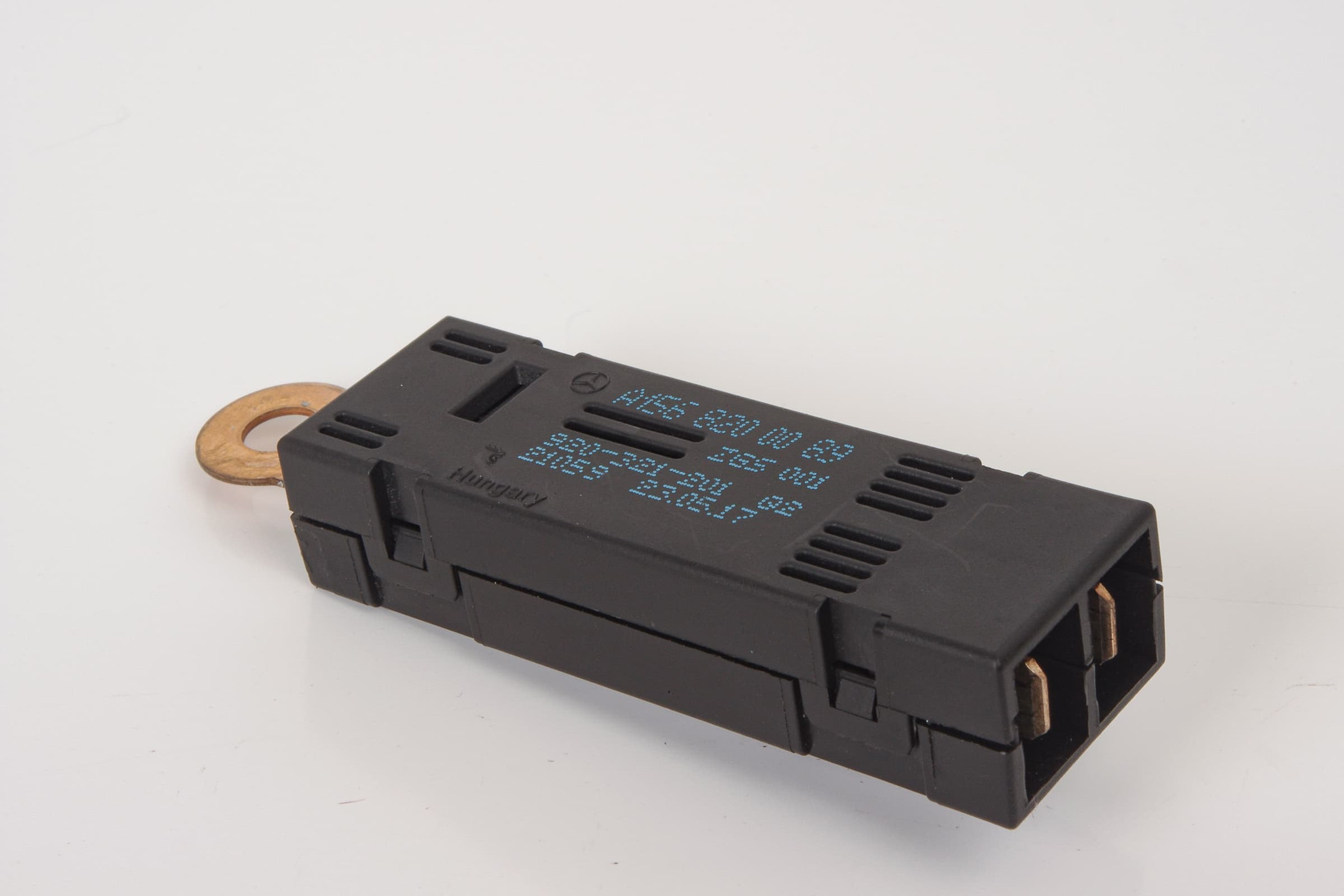 Mercedes 1568200089 Antenna Amplifier - Rear Right | X117 CLA X156 GLA W176 A...