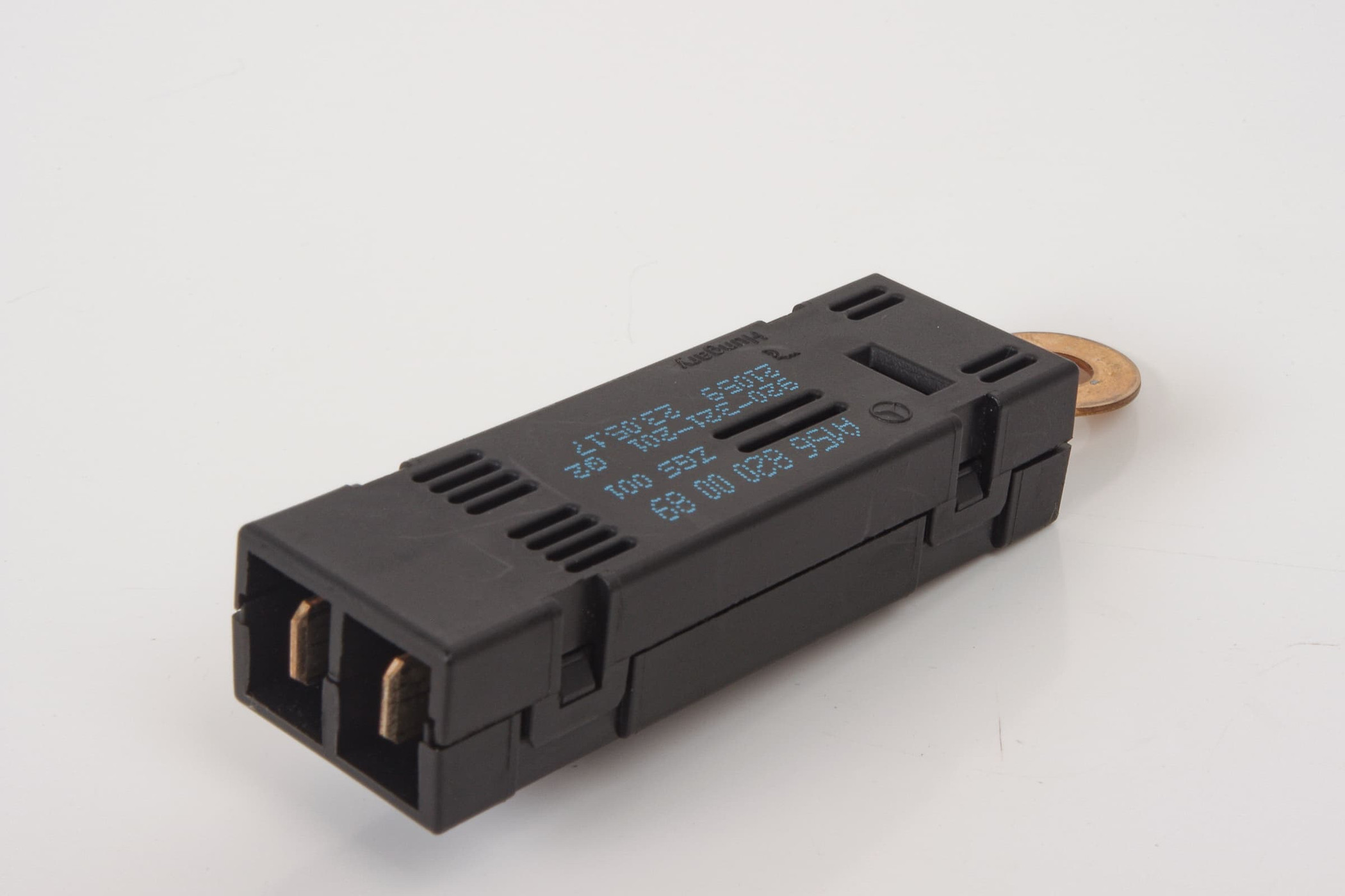 Mercedes 1568200089 Antenna Amplifier - Rear Right | X117 CLA X156 GLA W176 A...