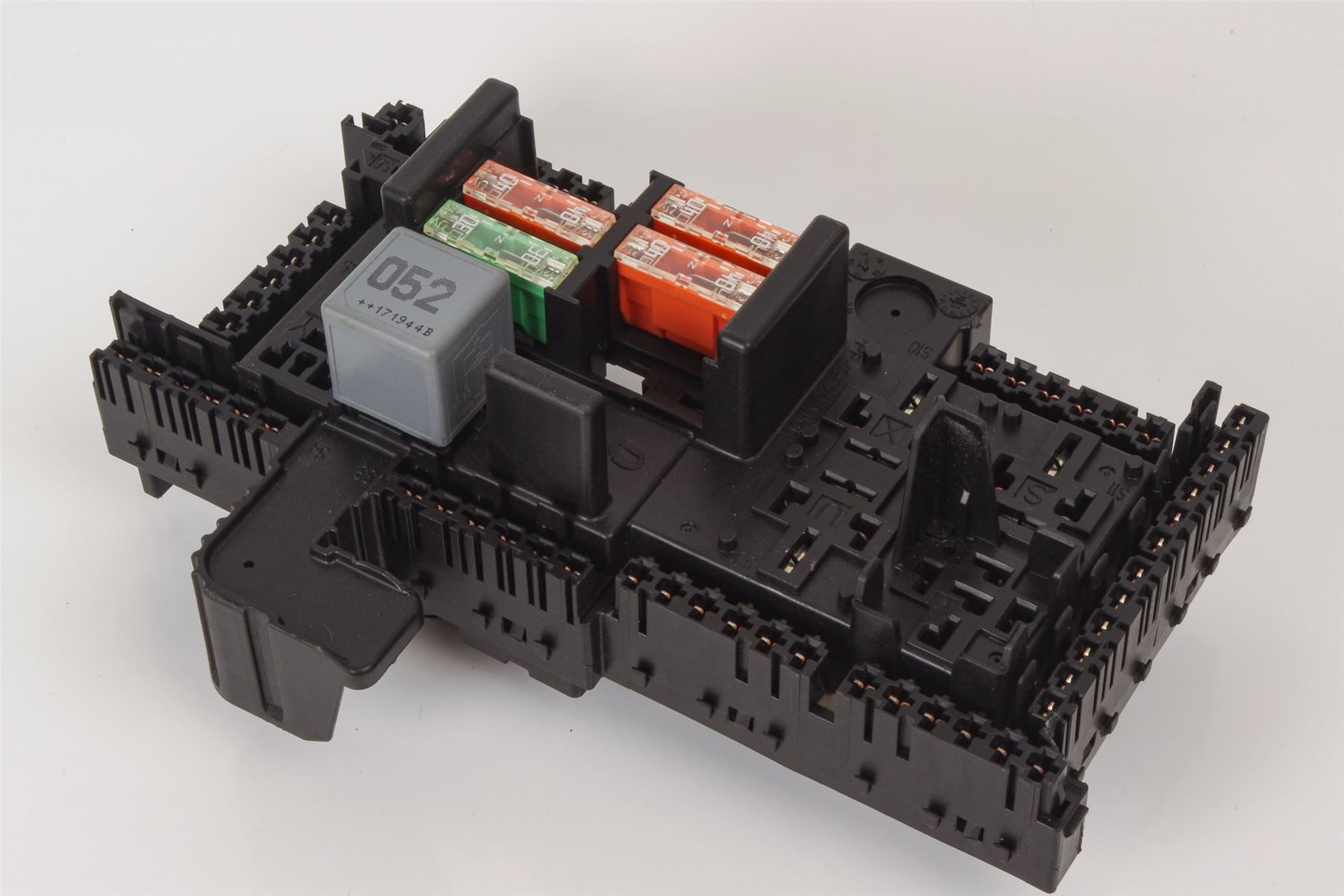 Mercedes 2059068501 AMG Fuse Box | W205 V205 S205 C205 A205 C X253 GLC