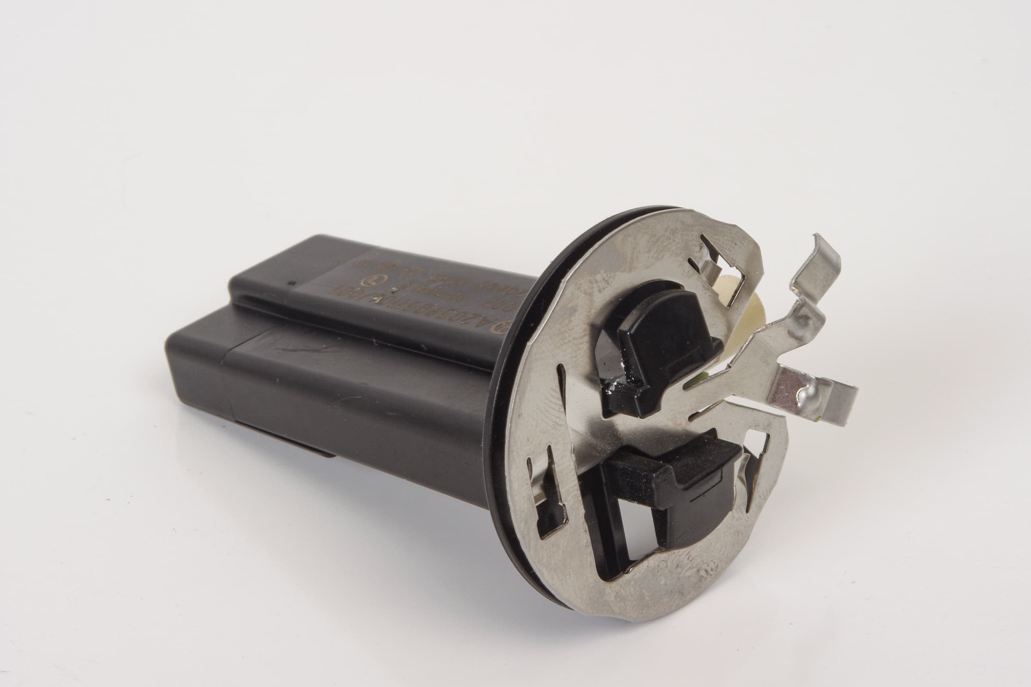 Mercedes 2059051106 Antenna Amplifier | W117 CLA C190 R190 GT W205 C C207...