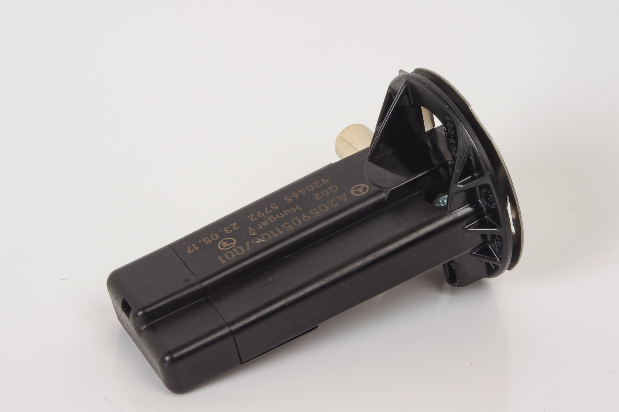 Mercedes 2059051106 Antenna Amplifier | W117 CLA C190 R190 GT W205 C C207...