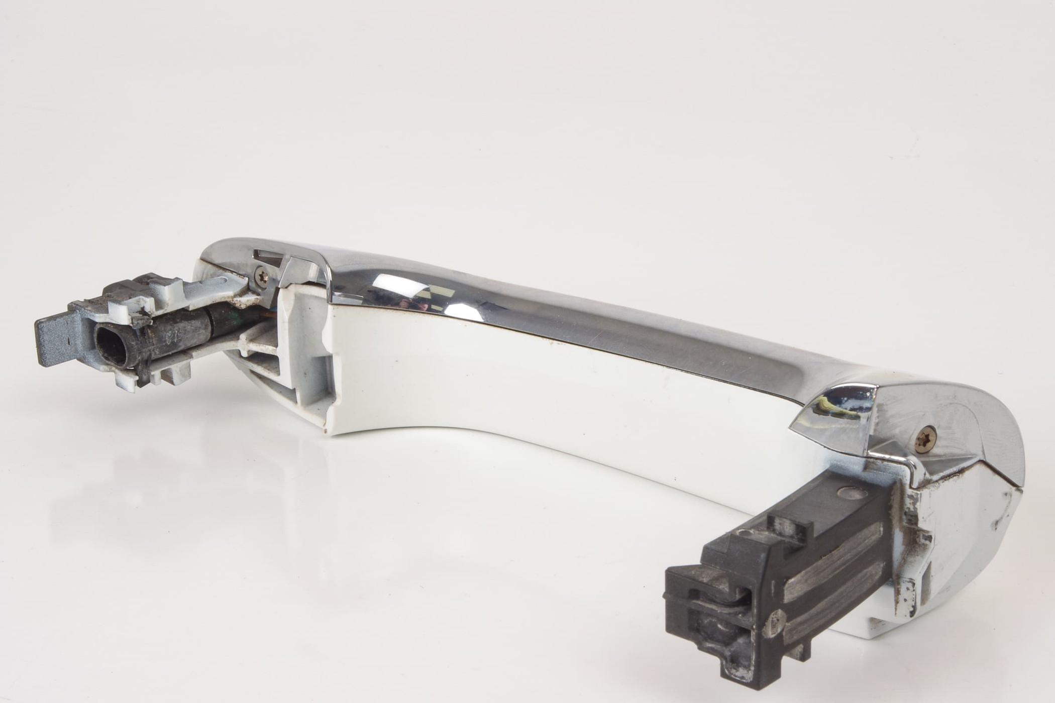 Mercedes 0997604801 Exterior Door Handle - Front Right White | C190 R190 GT...