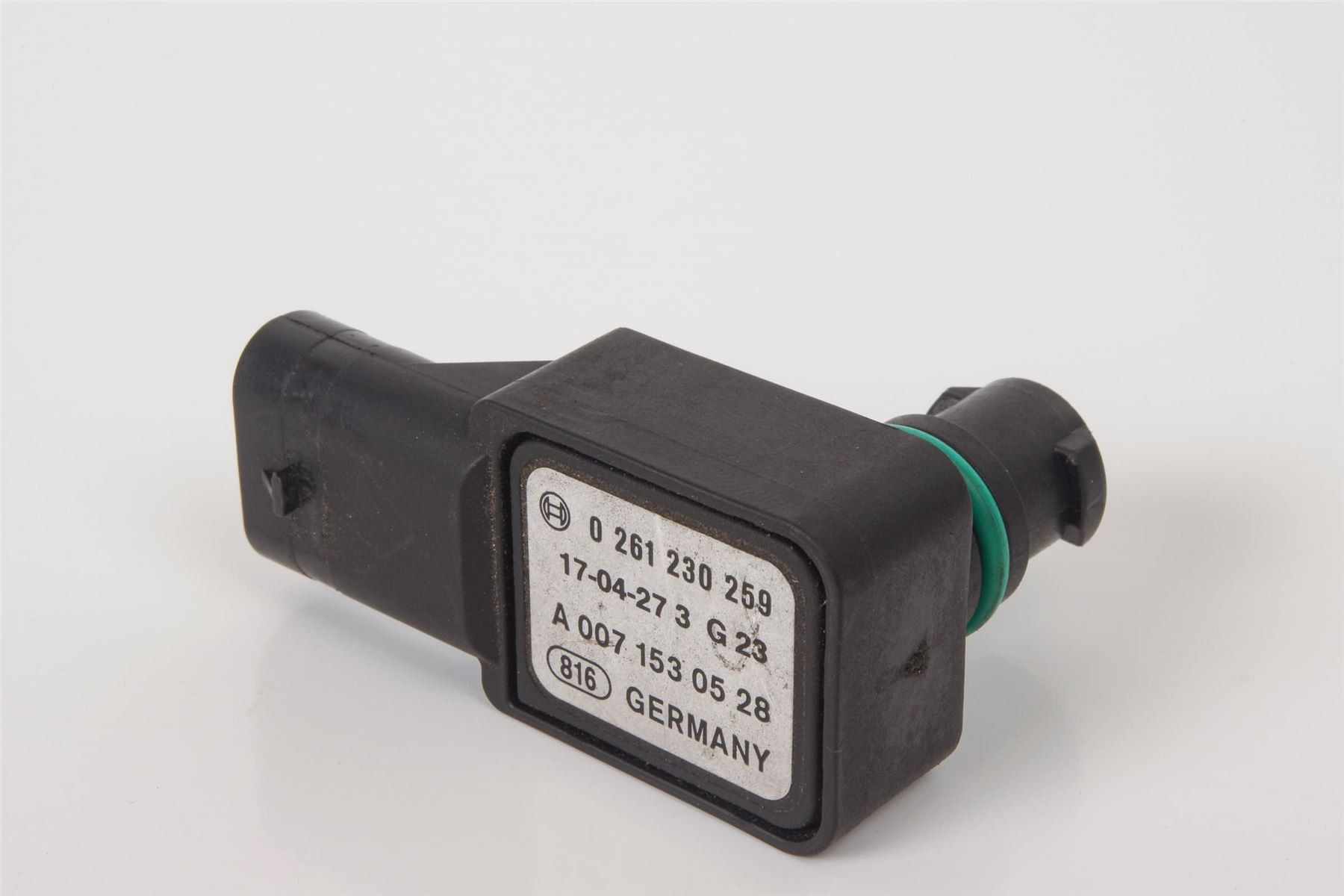 Mercedes 0071530528 Pressure Sensor | W117 CLA X156 GLA W166 M X166 GL R172...