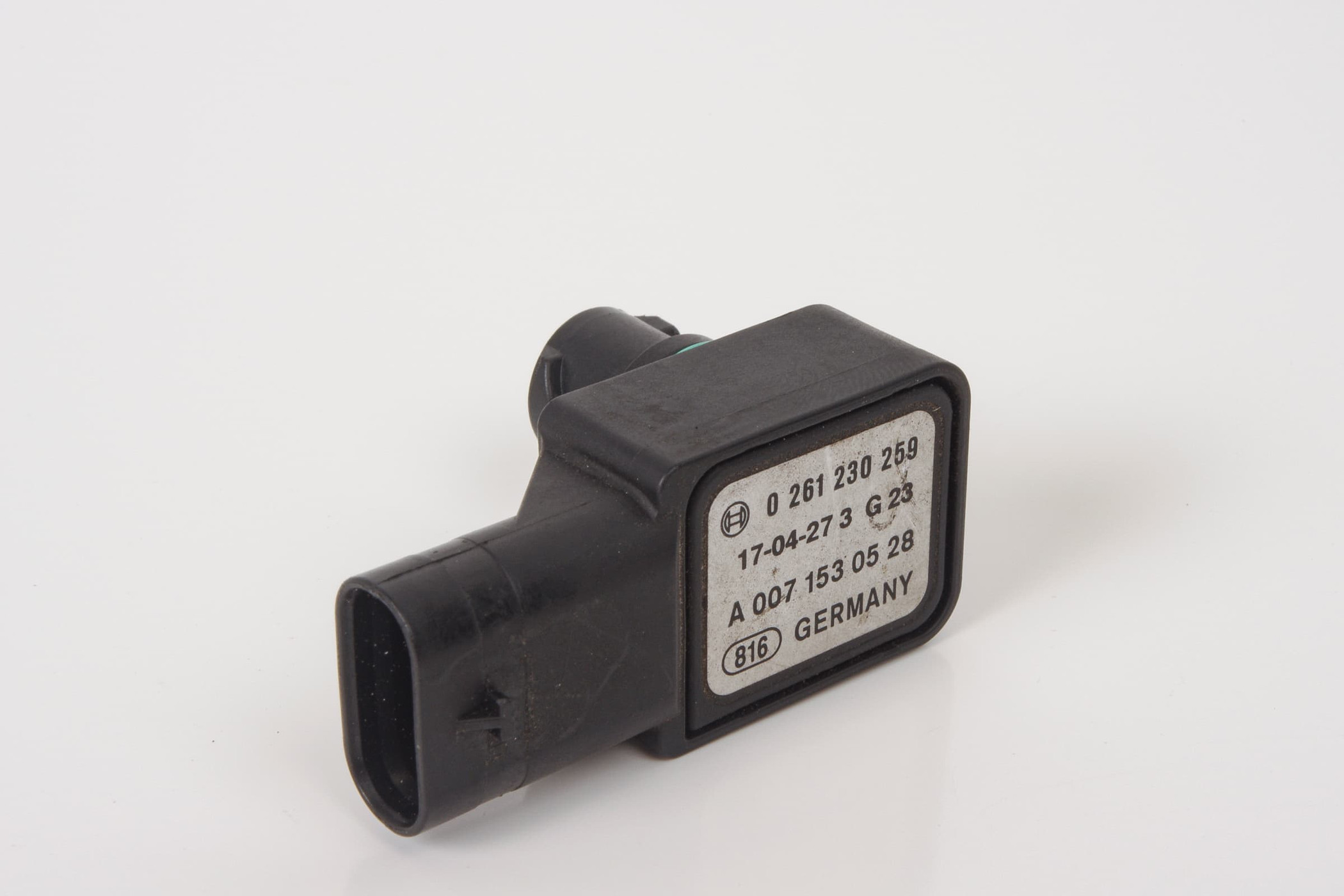 Mercedes 0071530528 Pressure Sensor | W117 CLA X156 GLA W166 M X166 GL R172...