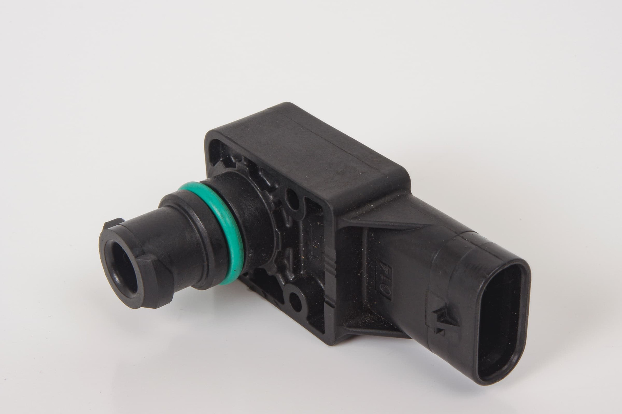 Mercedes 0071530528 Pressure Sensor | W117 CLA X156 GLA W166 M X166 GL R172...