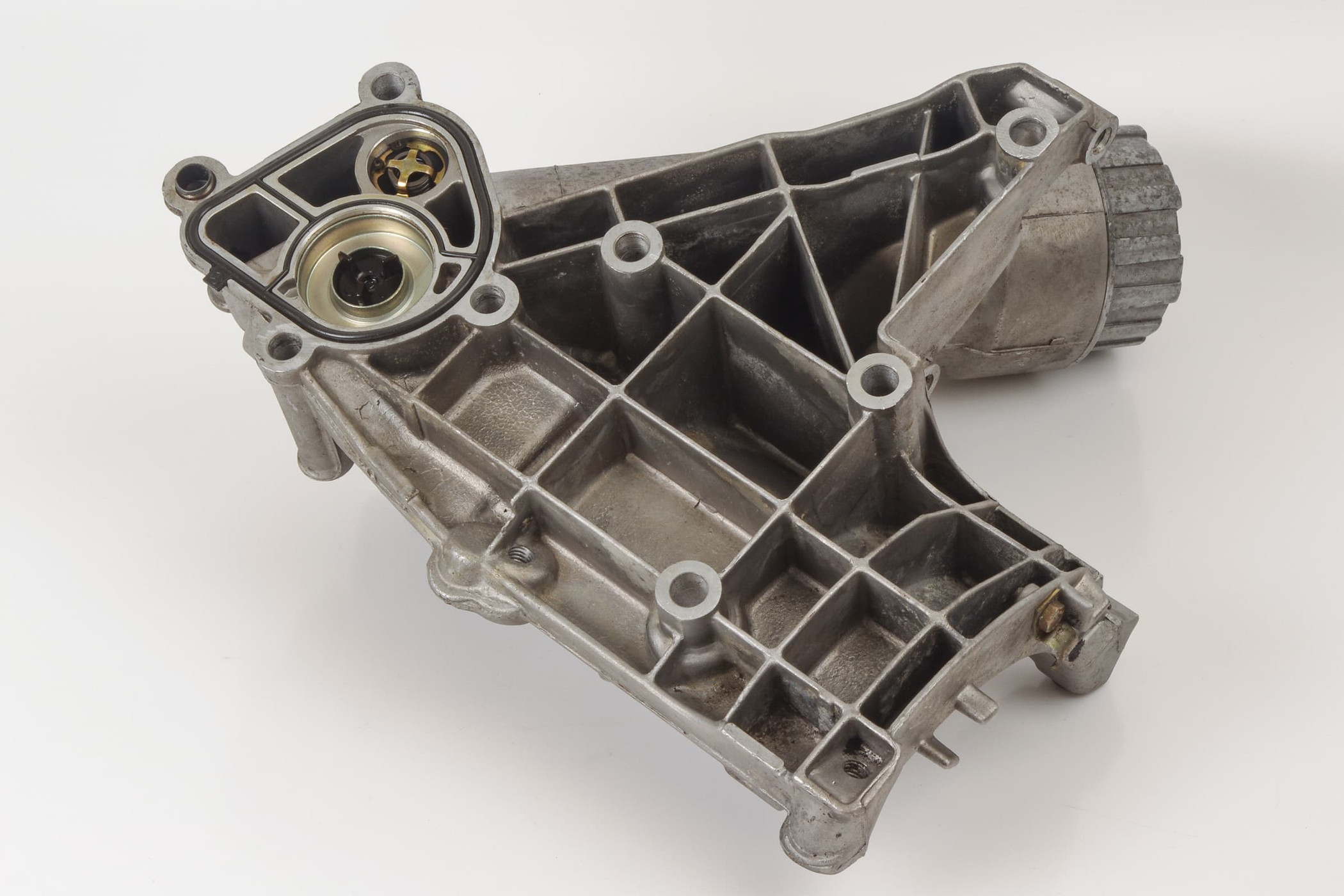 Mercedes 1202300140 Oil Filter Housing | R129 SL