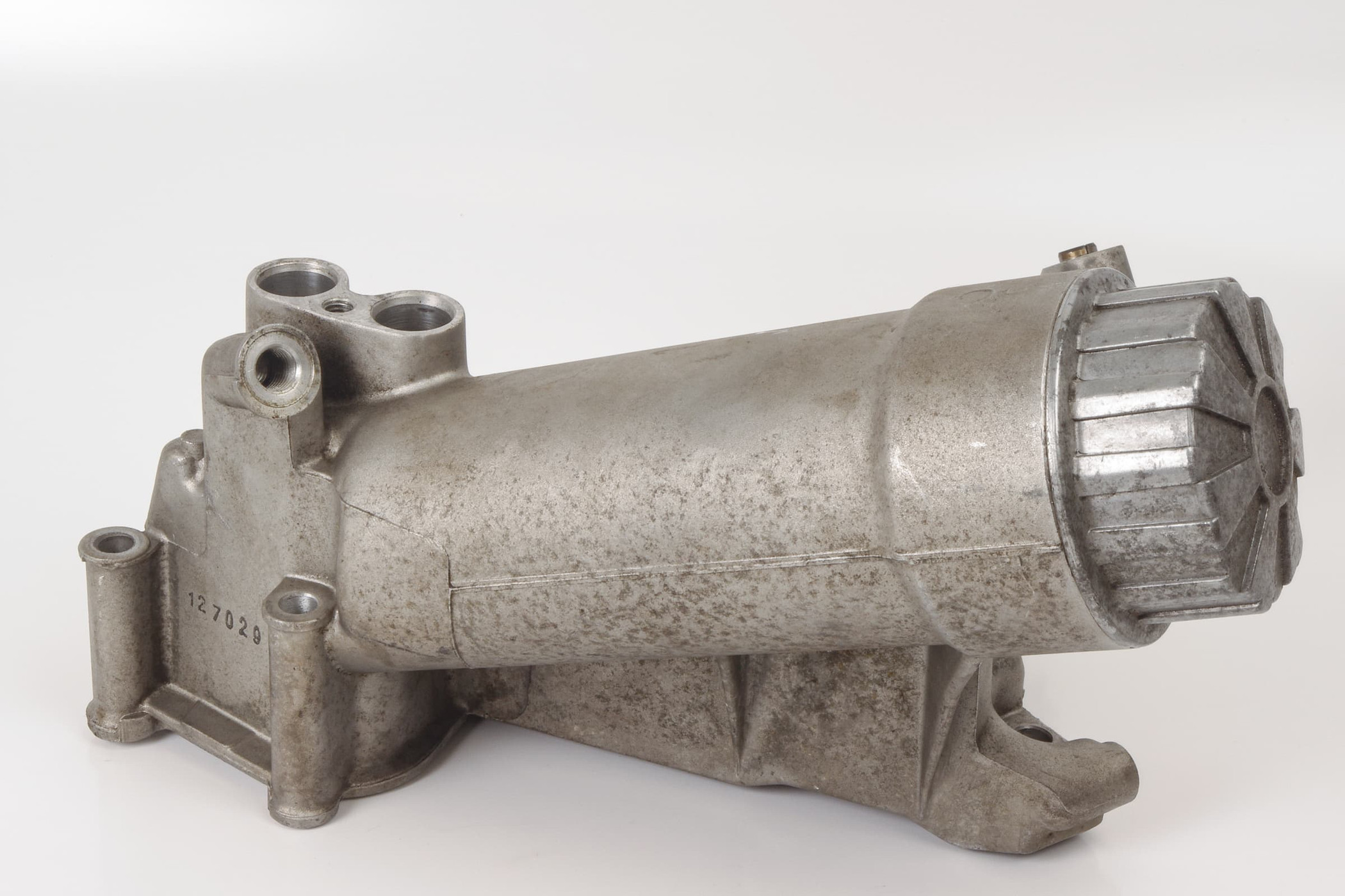 Mercedes 1202300140 Oil Filter Housing | R129 SL