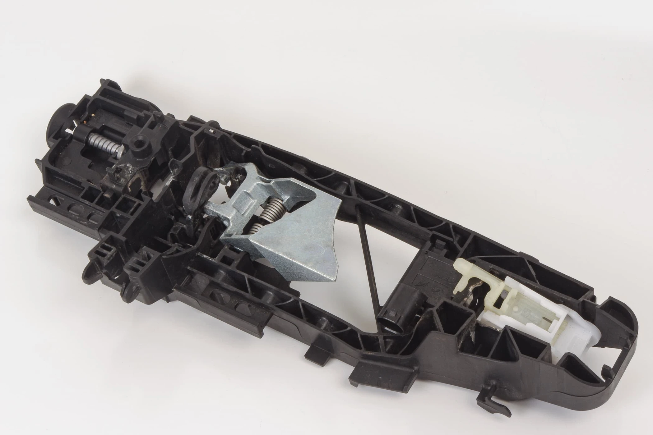 Mercedes 0997602100 Exterior Door Handle Mechanism - Front Left | C190 R190...