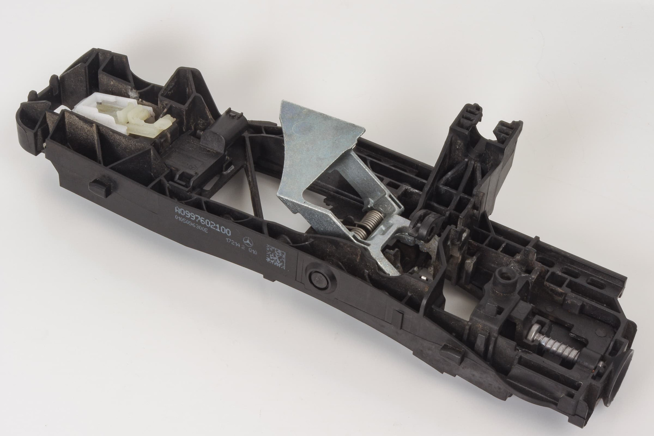 Mercedes 0997602100 Exterior Door Handle Mechanism - Front Left | C190 R190...