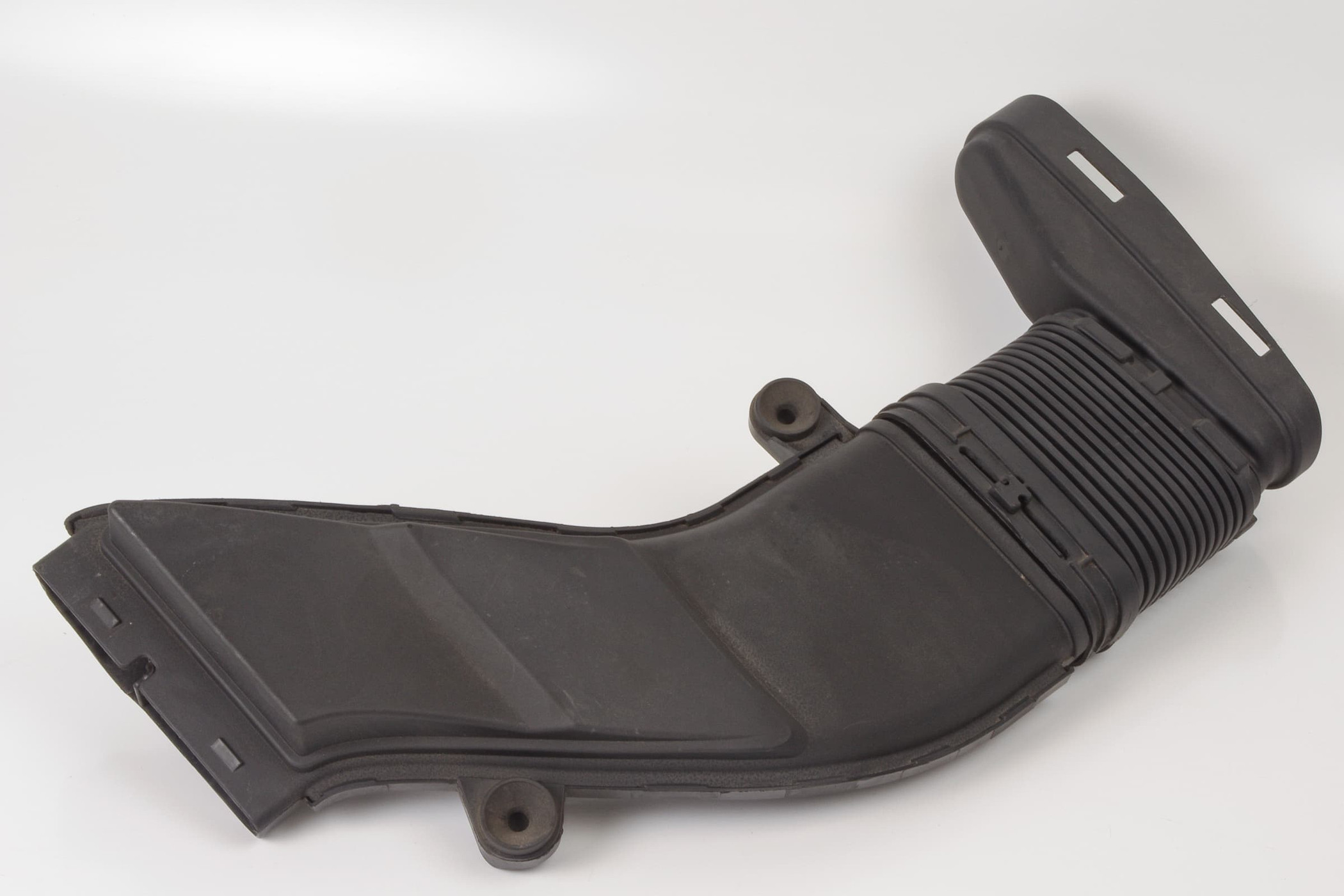 Mercedes 2760902637 Intake Pipe - Right | W166 M X166 GL R172 SLK W205 C C207...