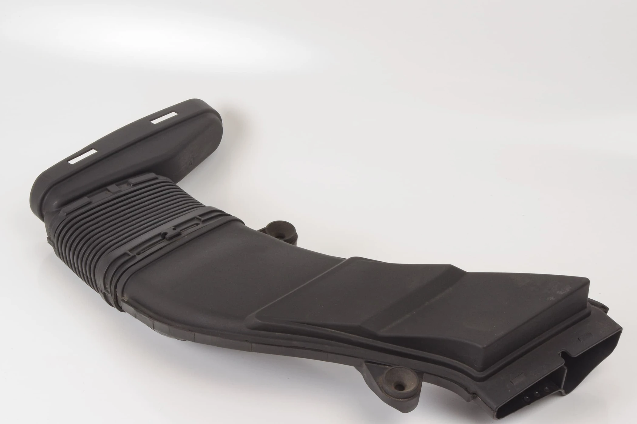 Mercedes 2760902537 Intake Pipe - Left | W166 M X166 GL R172 SLK W205 C C207...