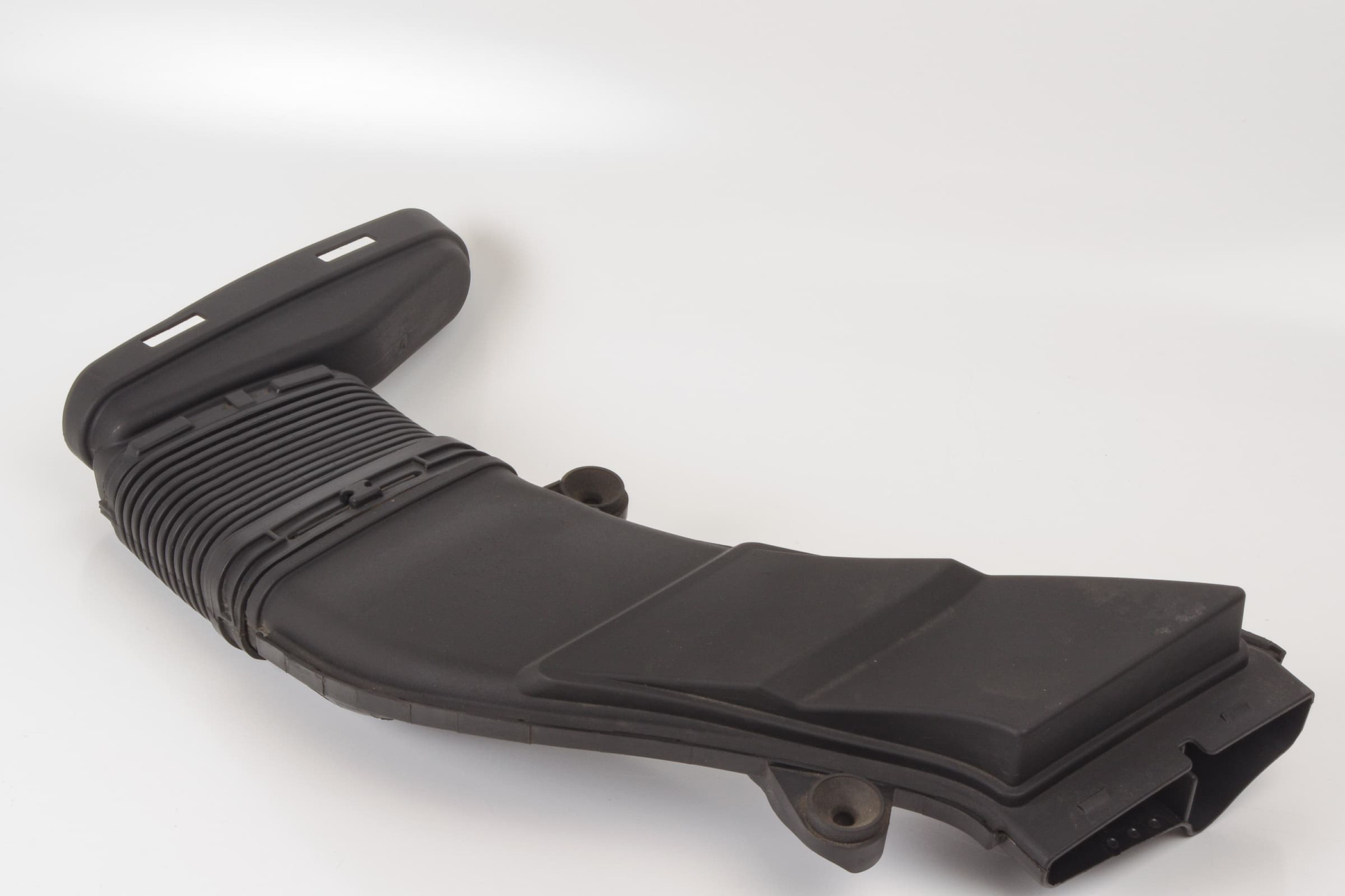 Mercedes 2760902537 Intake Pipe - Left | W166 M X166 GL R172 SLK W205 C C207...