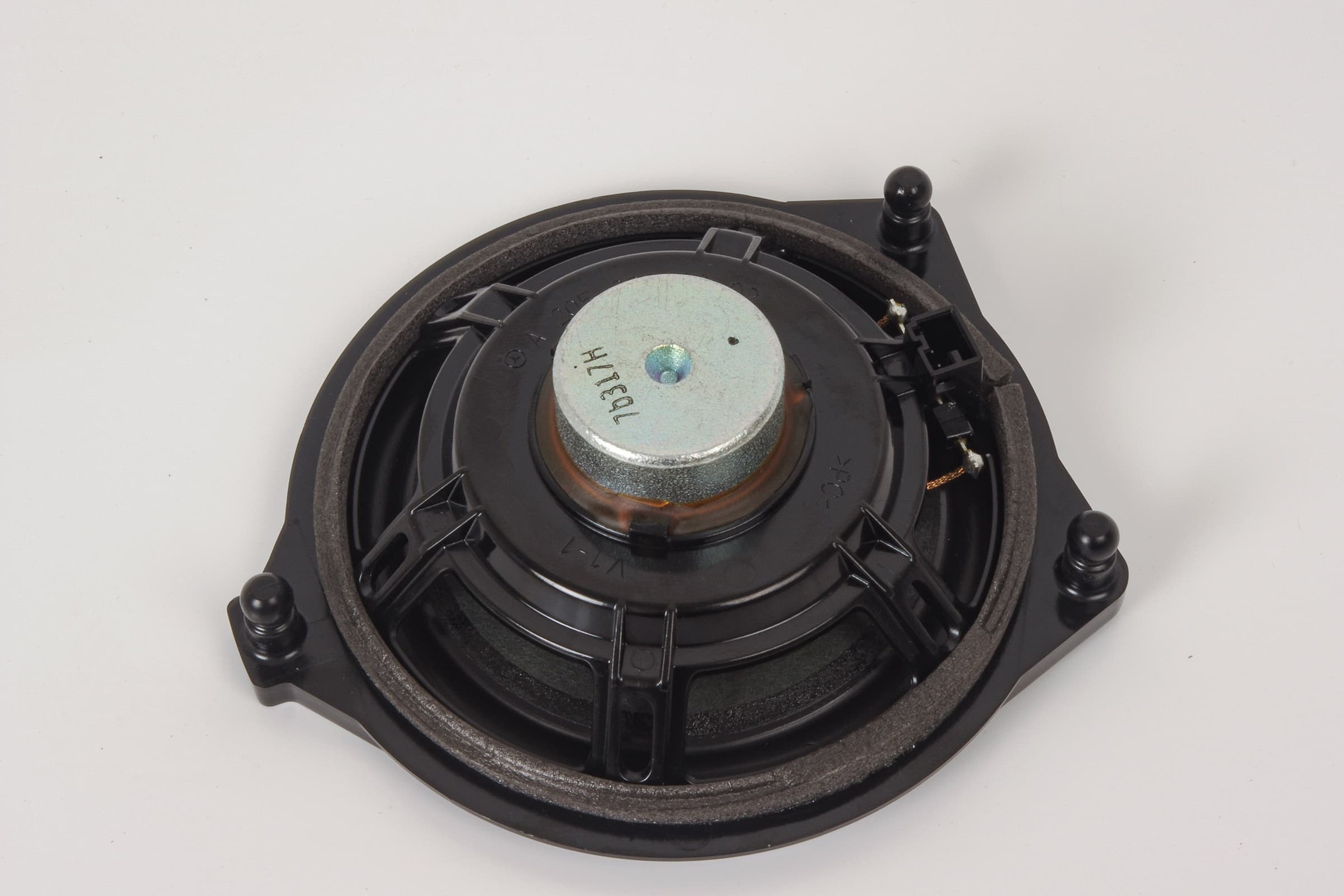 Mercedes 2058200902 Dashboard Speaker | W205 C W213 C238 E X253 GLC