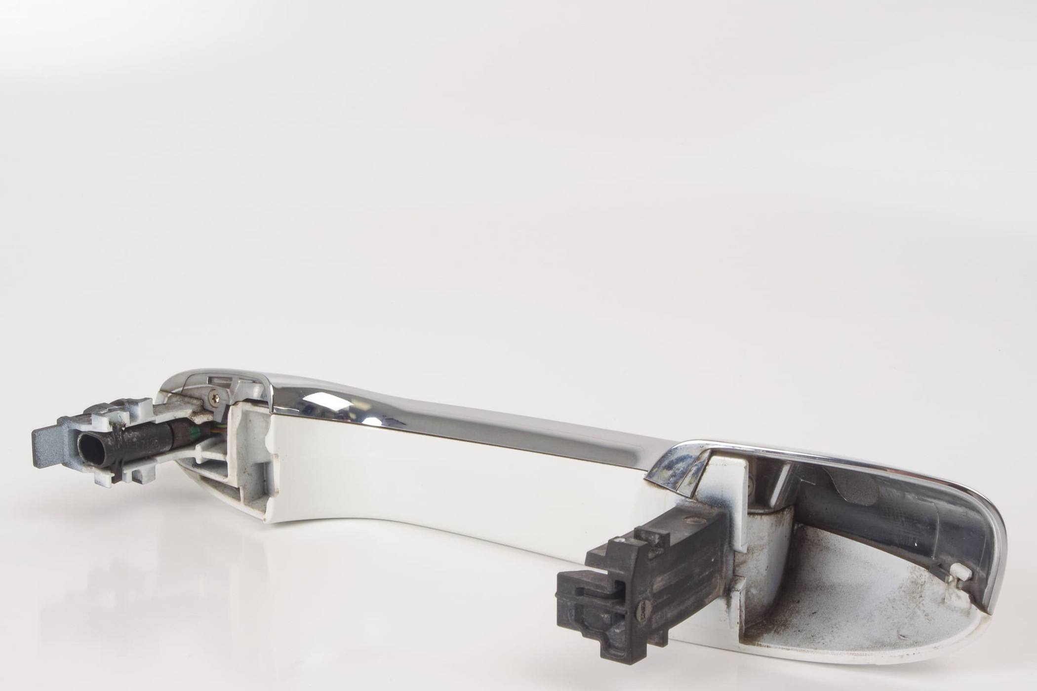 Mercedes 0997605601 Exterior Door Handle - Rear Right White | C190 R190 GT...