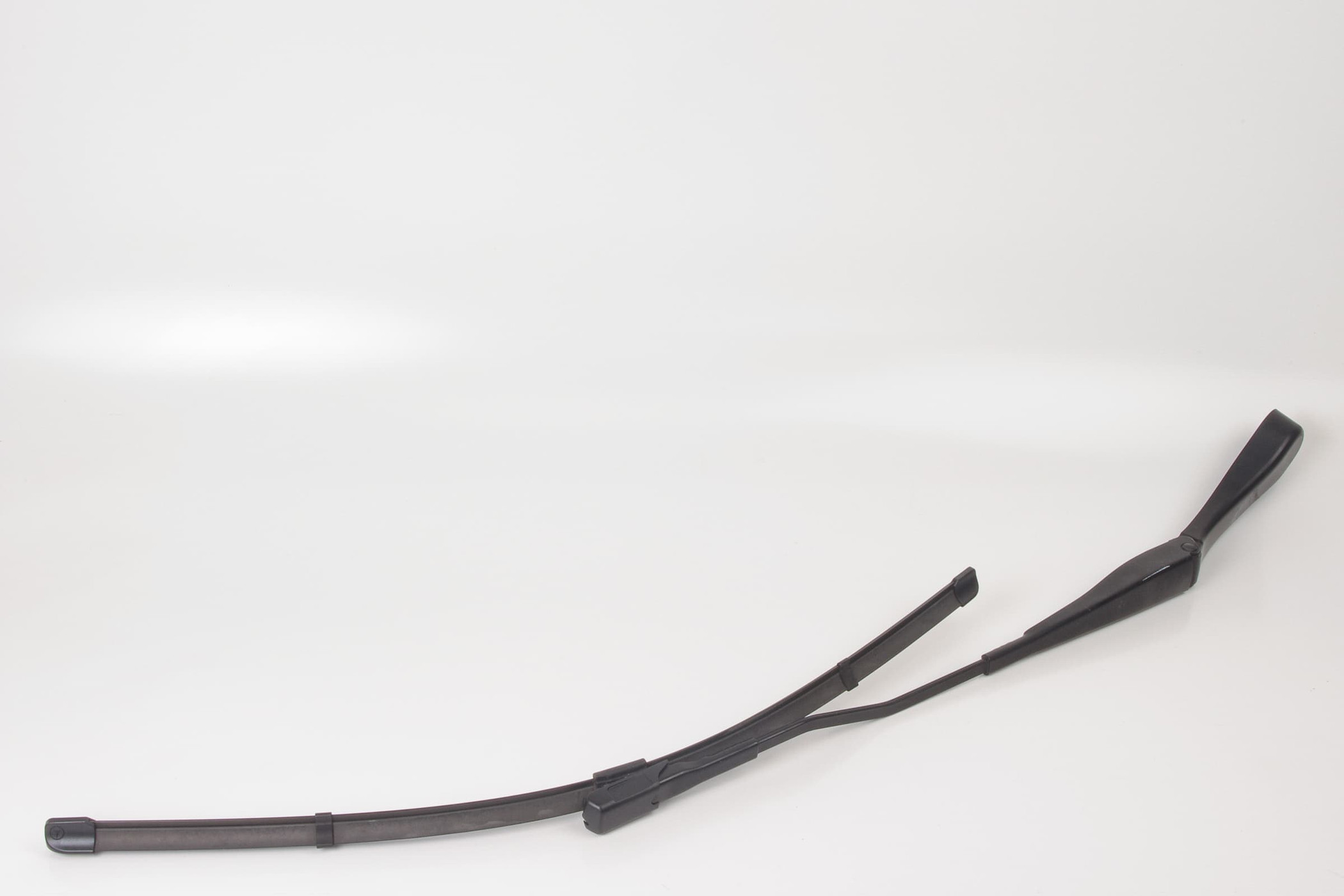 Mercedes 2058208401 Wiper Arm - Front Right | W205 V205 S205 C205 A205 C