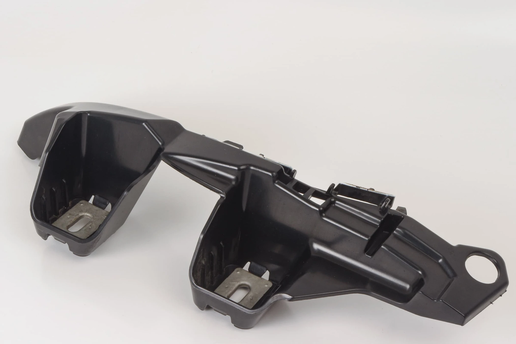 Mercedes 2058850365 Bumper Bracket - Rear Left | W205 V205 C
