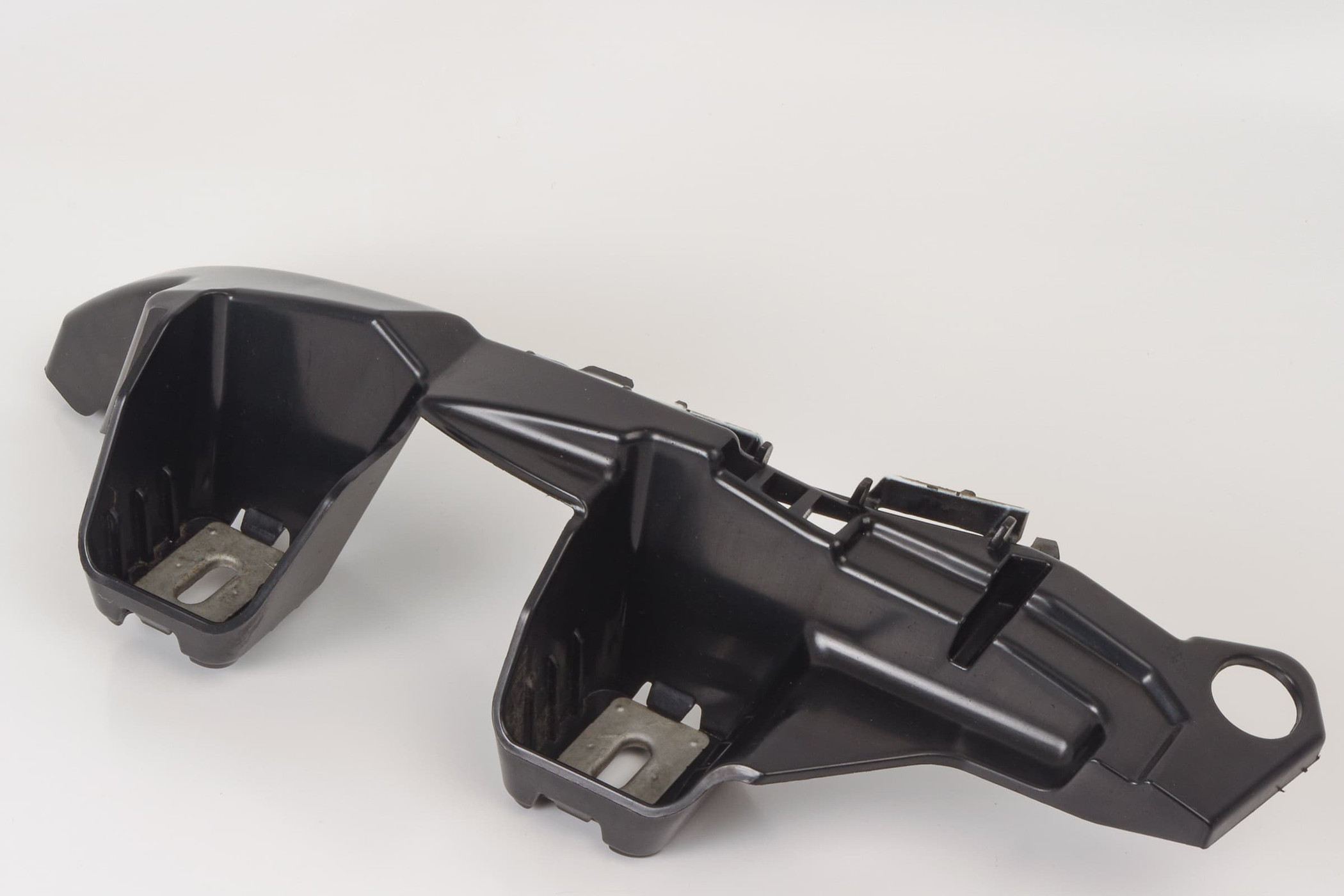 Mercedes 2058850365 Bumper Bracket - Rear Left | W205 V205 C