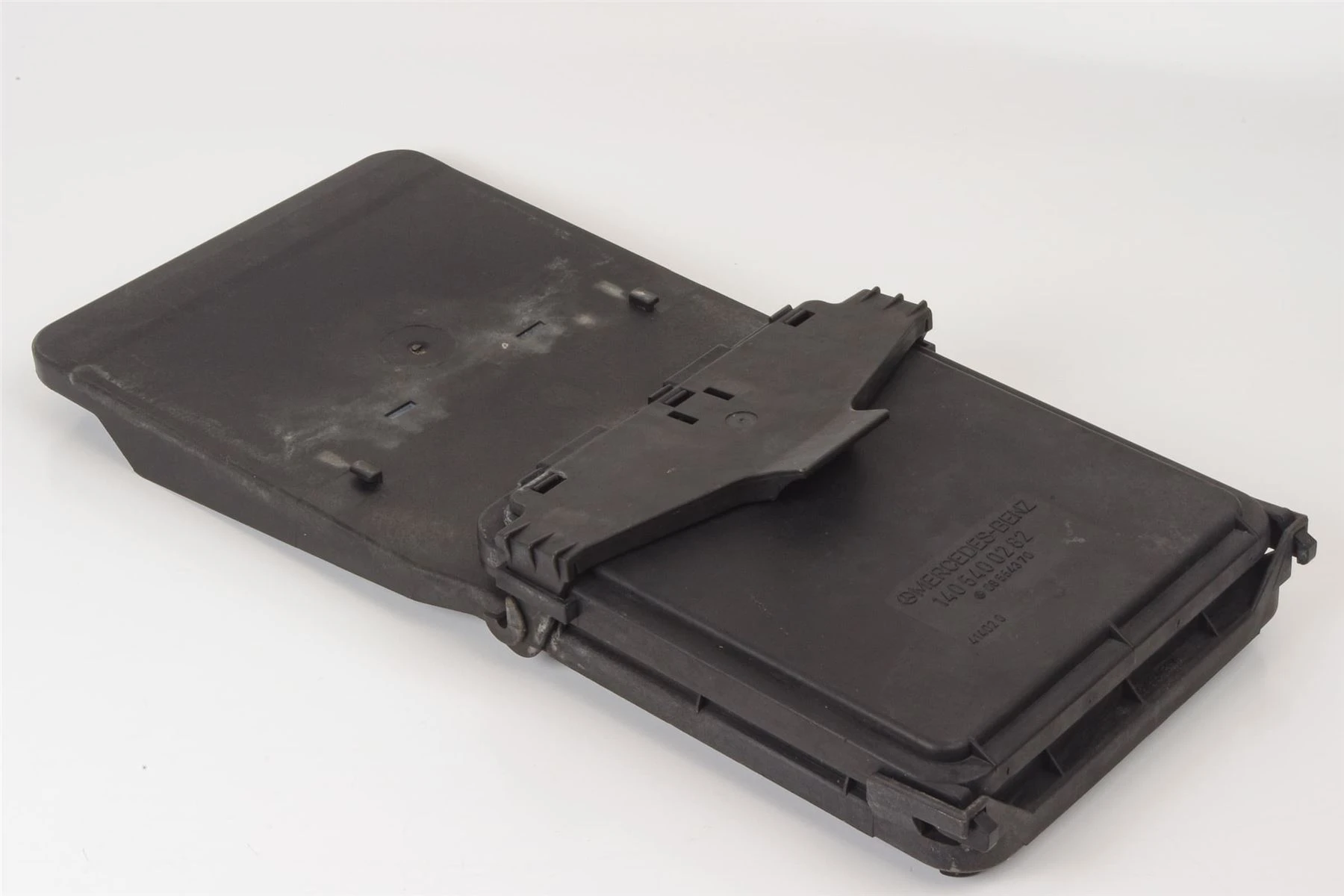 Mercedes 1405400282 Fuse Box Cover (a) | W140 V140 C140 S