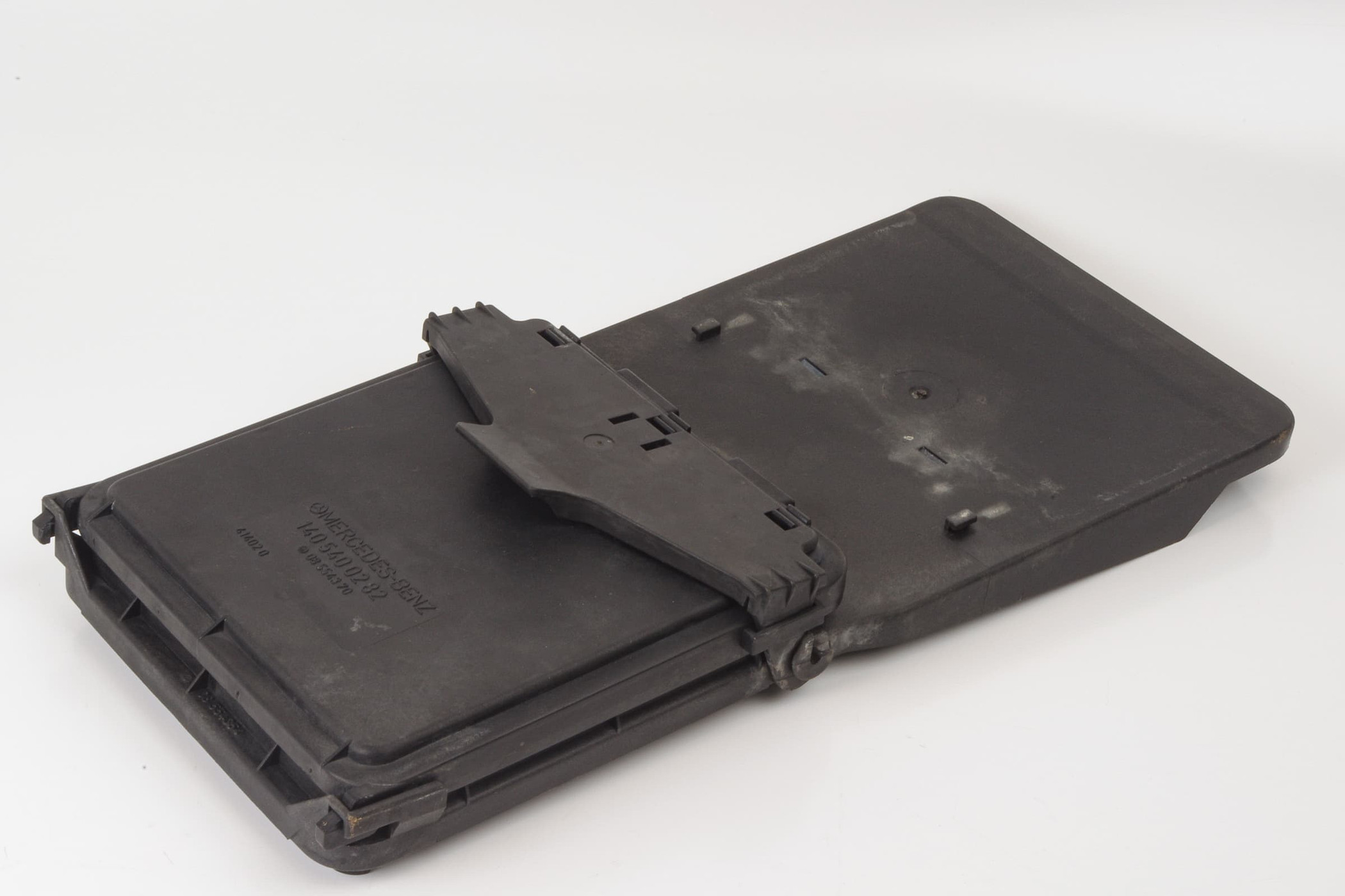 Mercedes 1405400282 Fuse Box Cover (a) | W140 V140 C140 S