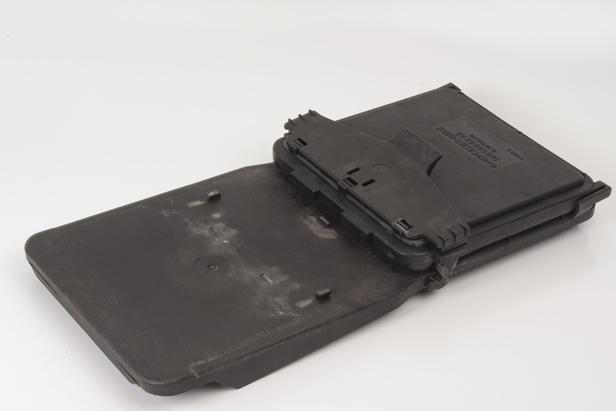 Mercedes 1405400282 Fuse Box Cover (a) | W140 V140 C140 S