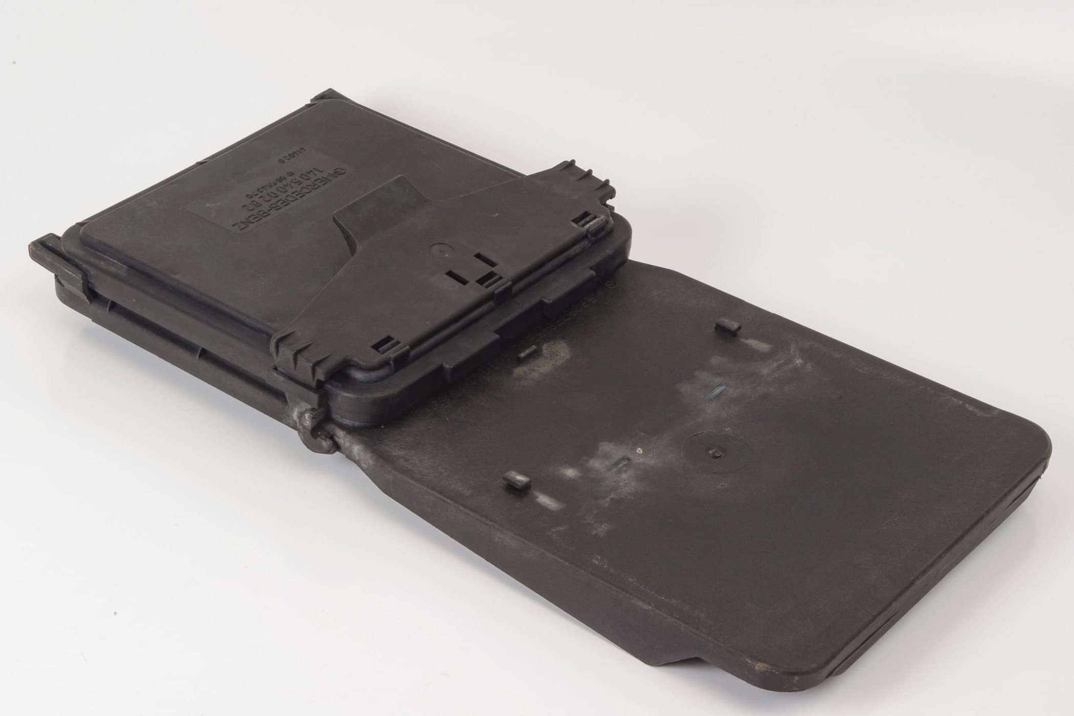 Mercedes 1405400282 Fuse Box Cover (a) | W140 V140 C140 S
