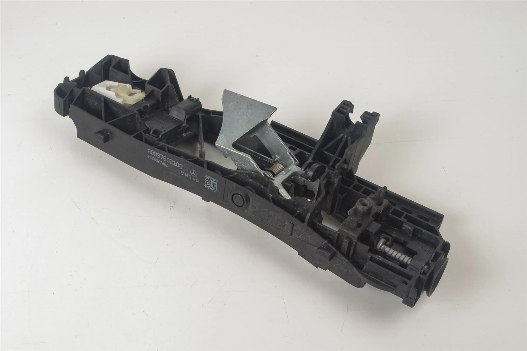 Mercedes 0997604600 Exterior Door Handle Mechanism - Front Left | C190 R190...