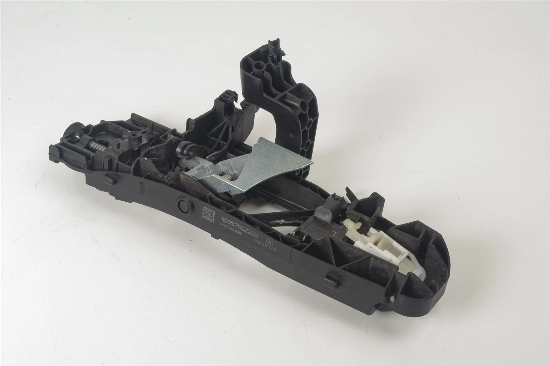 Mercedes 0997602200 Exterior Door Handle Mechanism - Rear Right | C190 R190...
