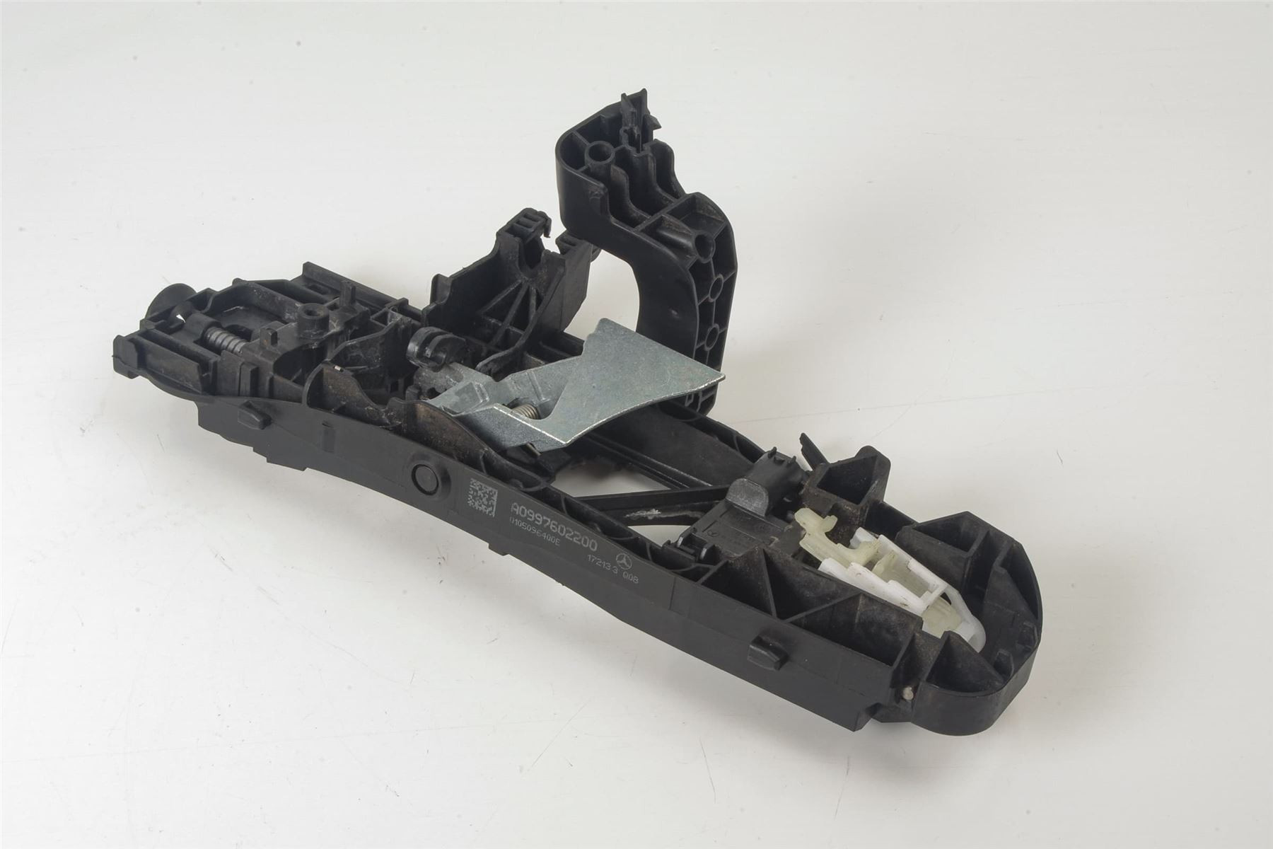 Mercedes 0997602200 Exterior Door Handle Mechanism - Rear Right | C190 R190...