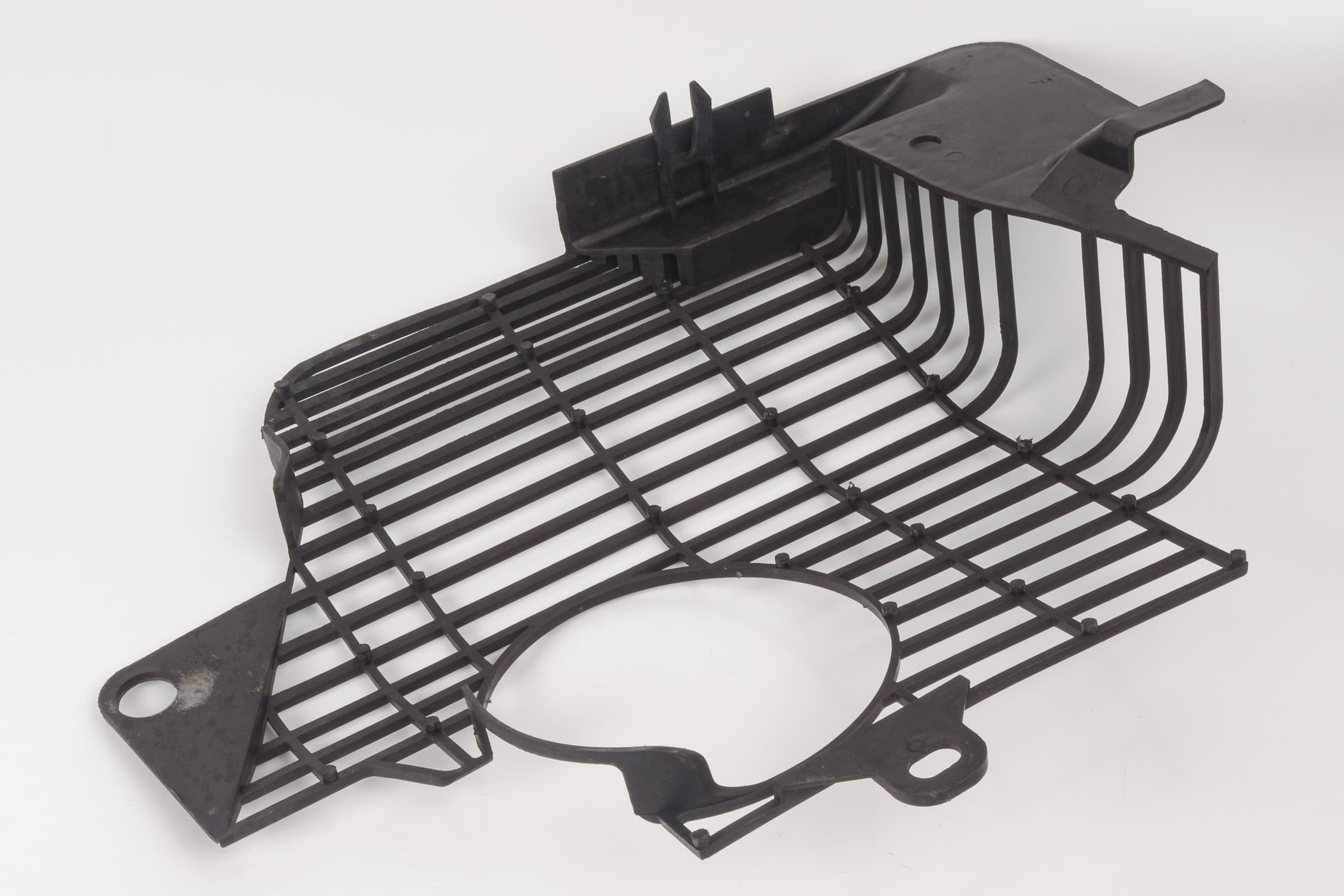 Mercedes 1405050588 Fan Shroud - Right | C140 S