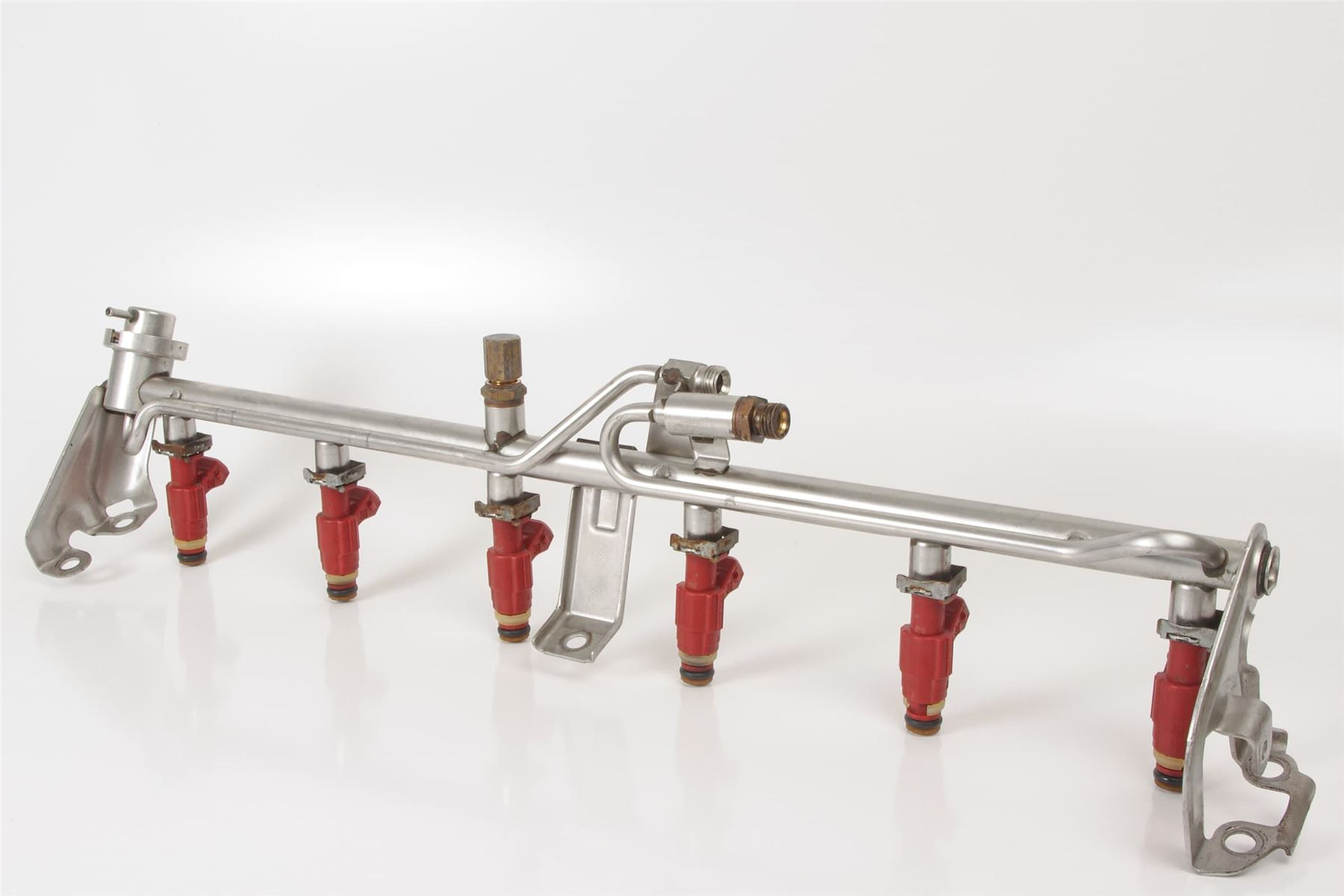 Mercedes 1040701395 Fuel Rail | W124 W210 E R129 SL W140 S W202 C W463 G