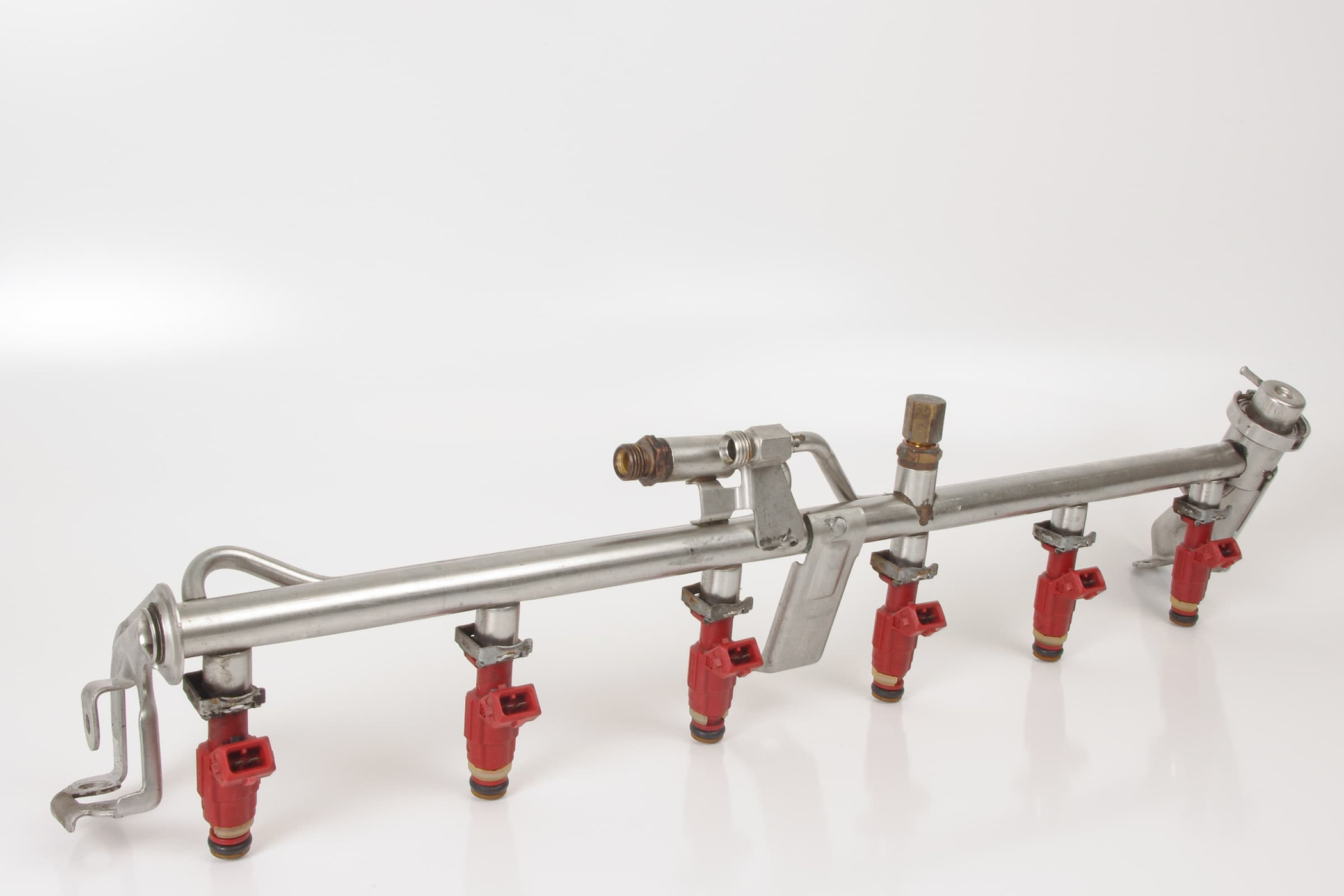 Mercedes 1040701395 Fuel Rail | W124 W210 E R129 SL W140 S W202 C W463 G