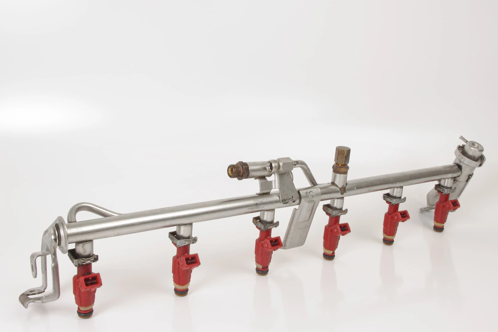 Mercedes 1040701395 Fuel Rail | W124 W210 E R129 SL W140 S W202 C W463 G