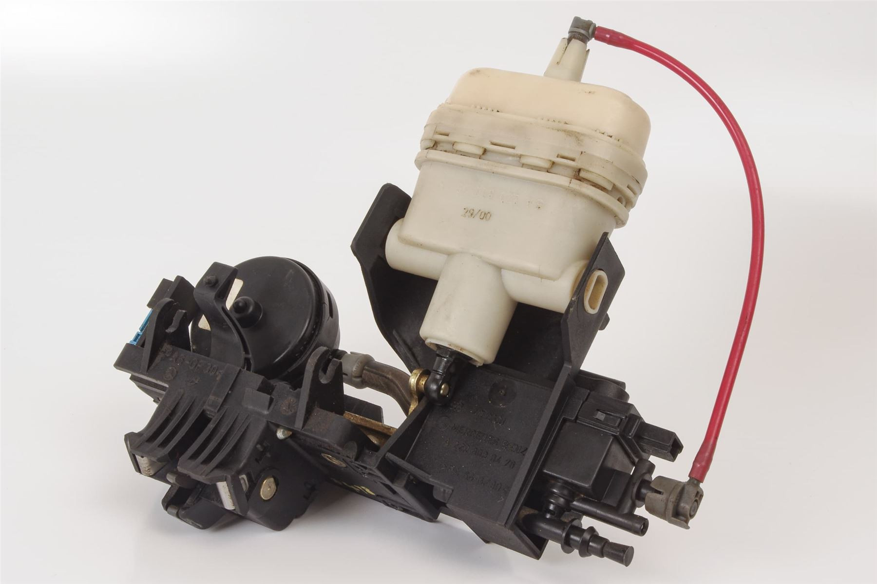 Mercedes 2208000478 Boot Lock Vacuum Actuator (a) | C215 CL W220 S